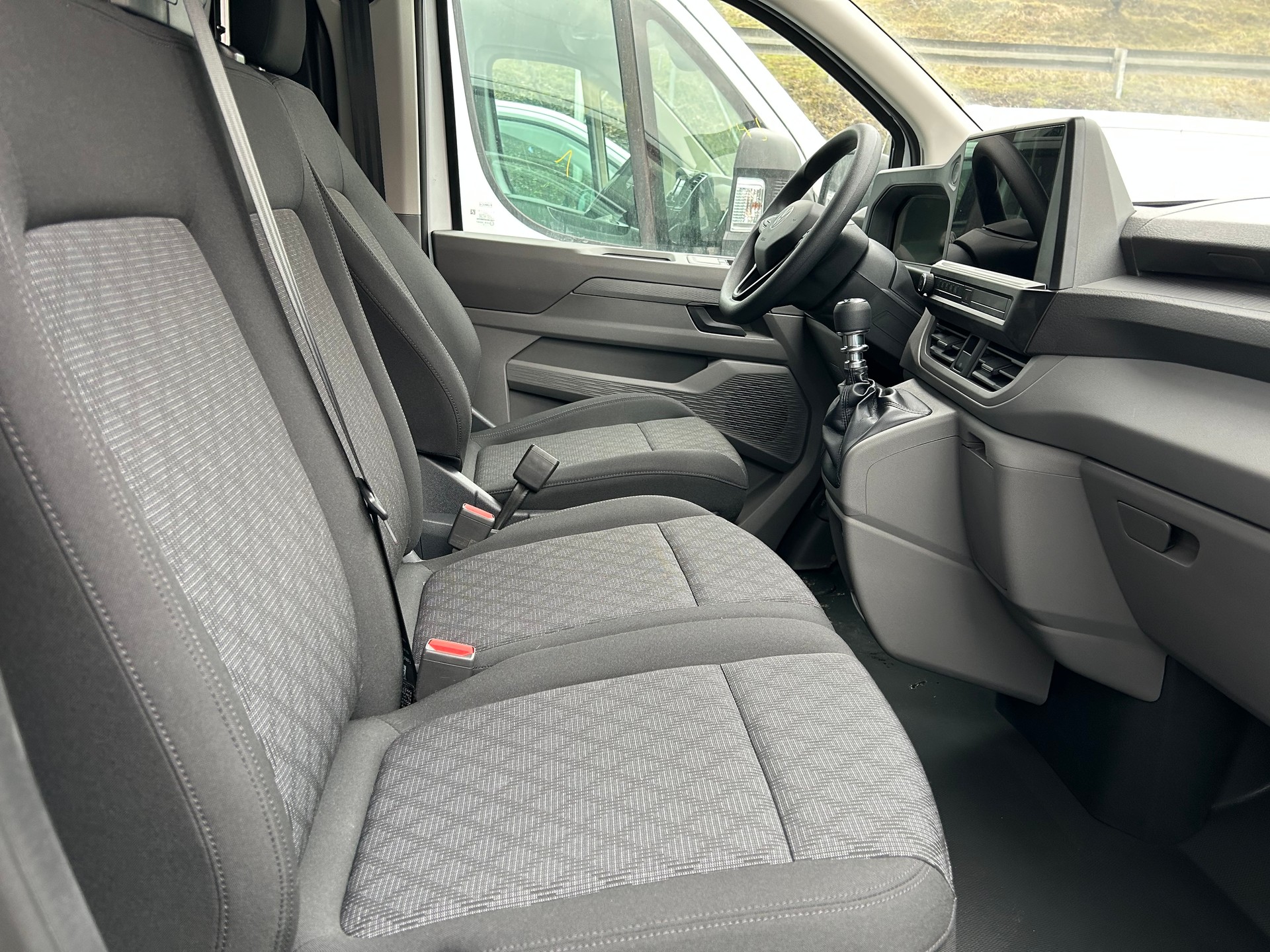 VW Transporter 2.0 TDI-image-16
