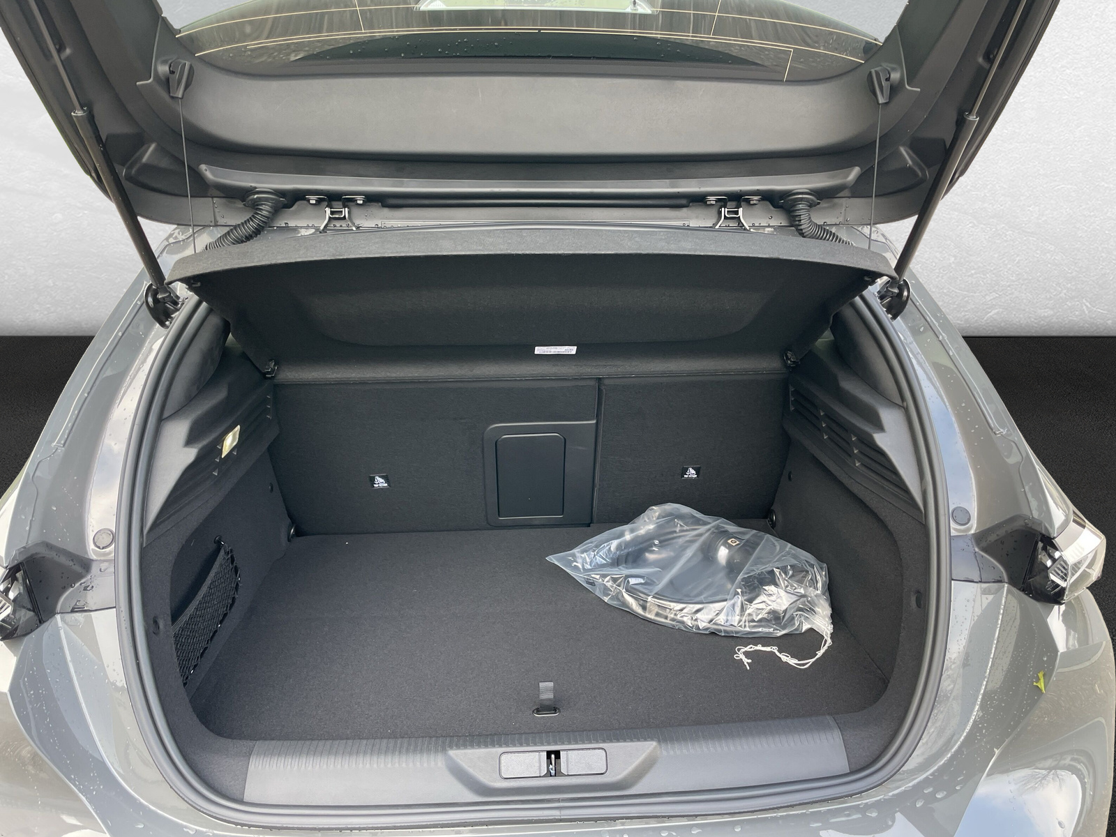 PEUGEOT 308 1.6 PHEV 195 GT-image-5