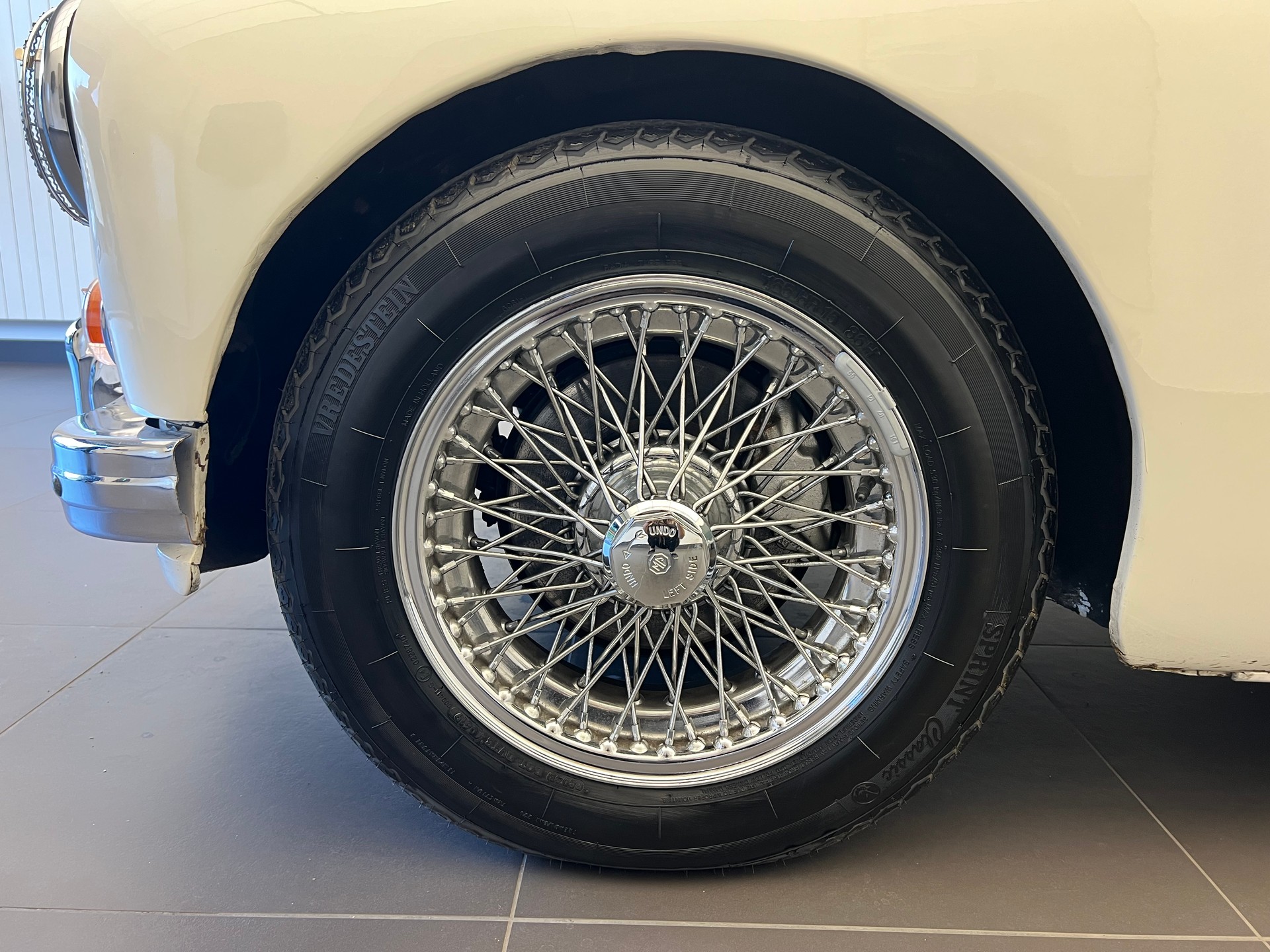 MG MGA Cabrio-image-2