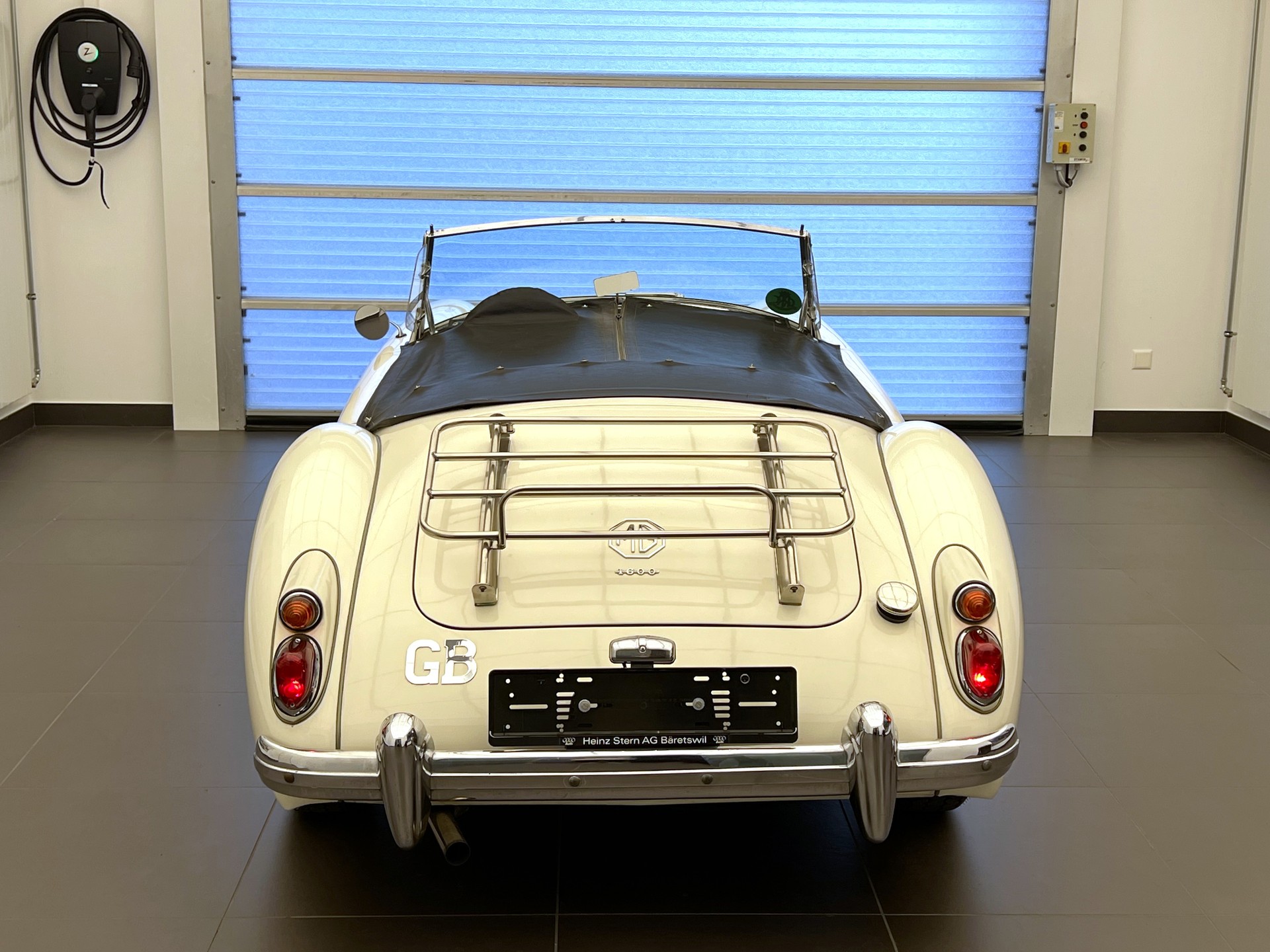 MG MGA Cabrio-image-12