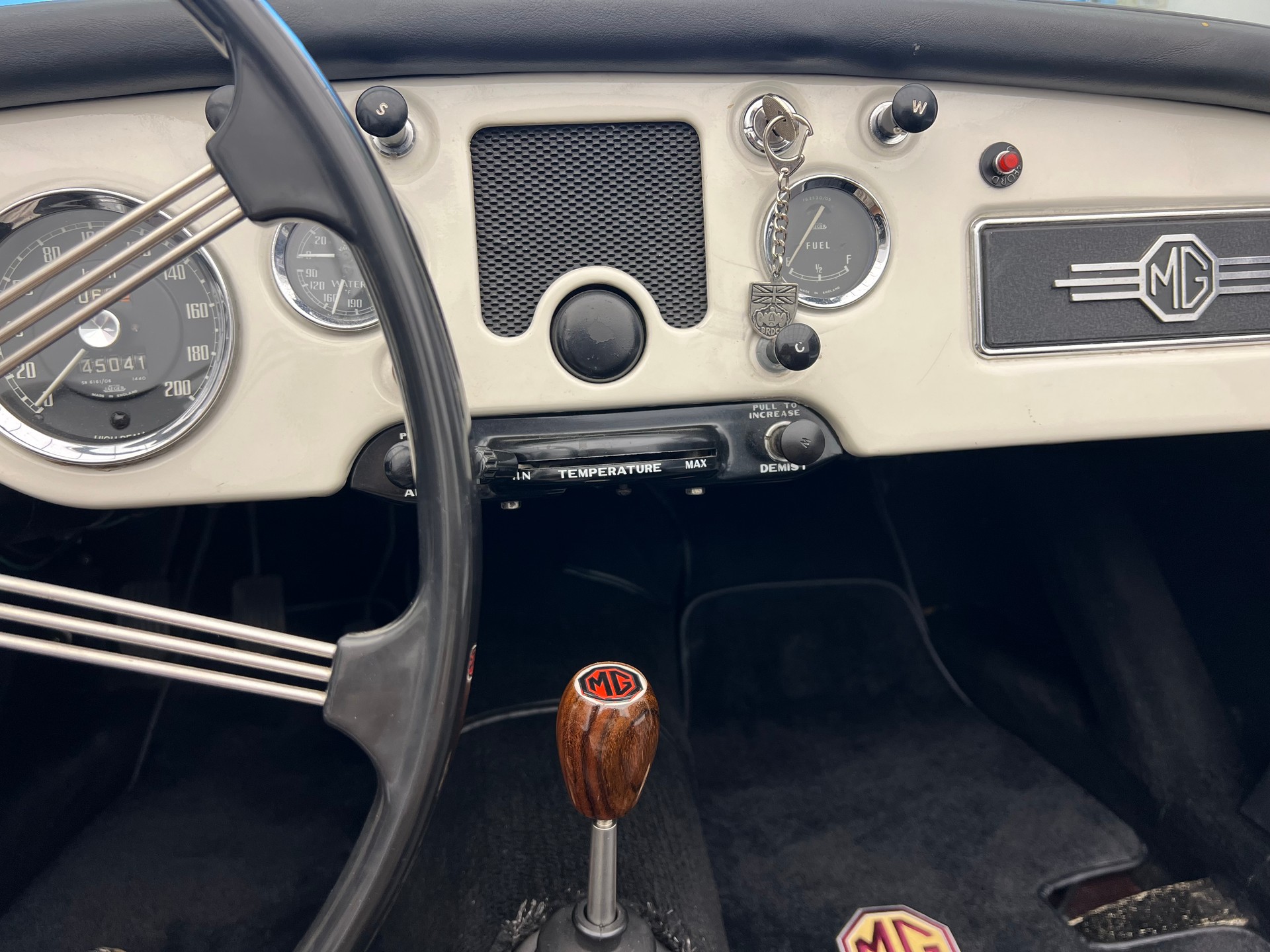 MG MGA Cabrio-image-8