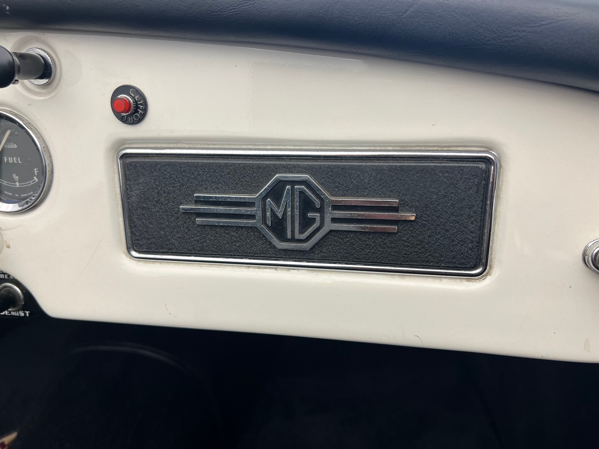 MG MGA Cabrio-image-9