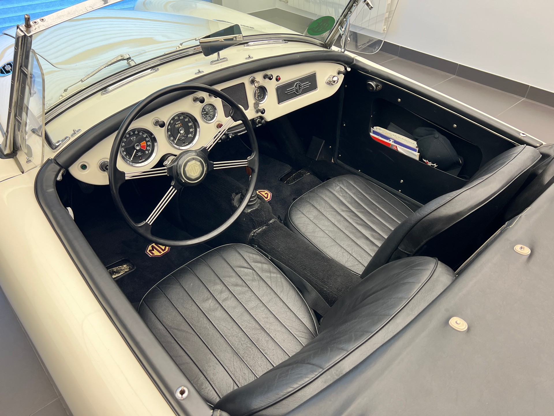 MG MGA Cabrio-image-4