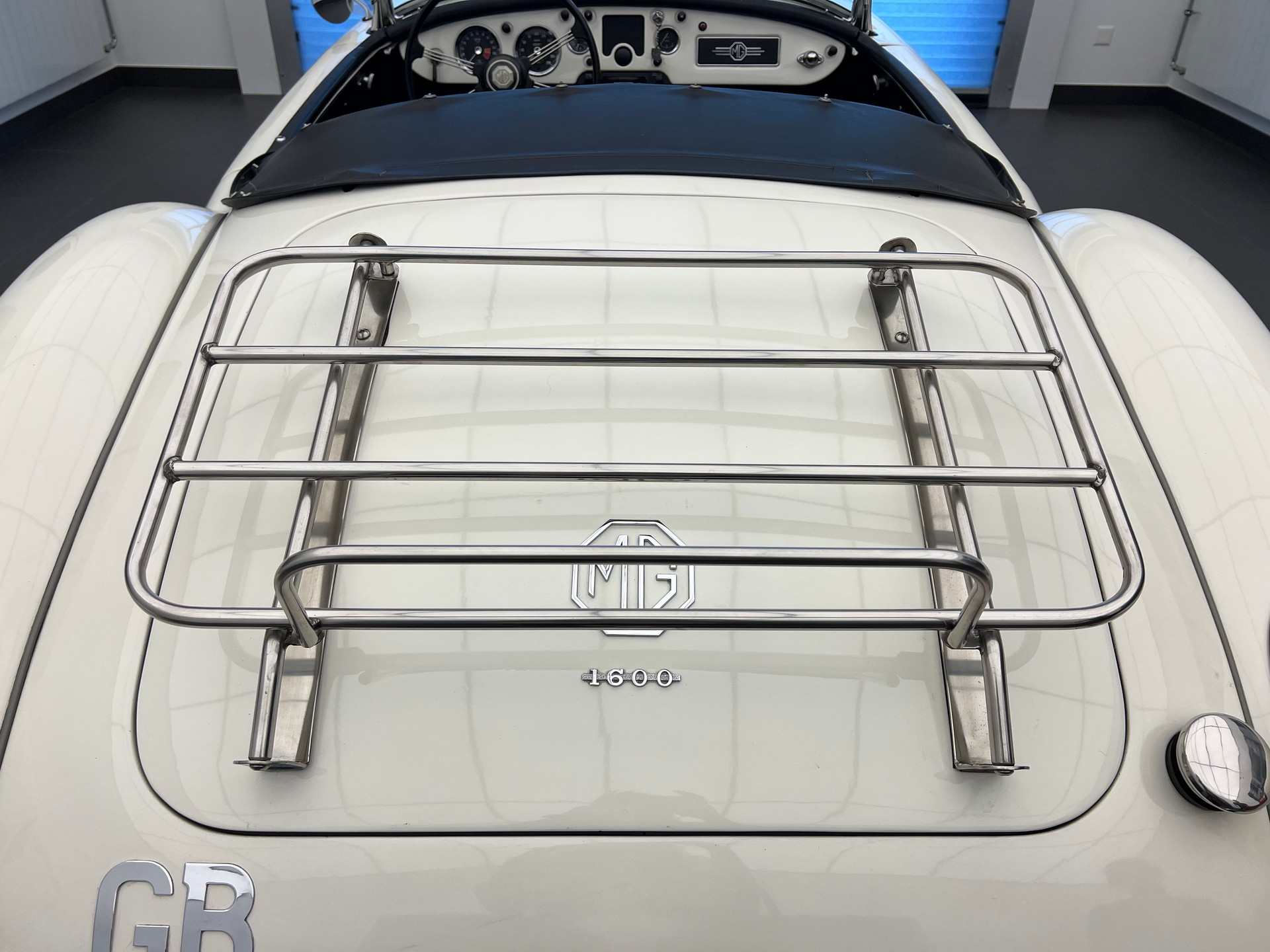 MG MGA Cabrio-image-10
