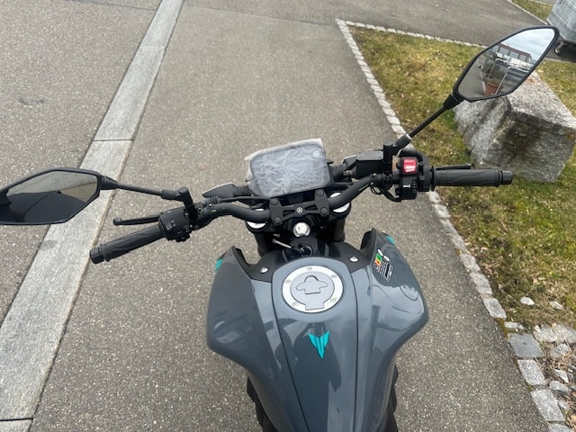 YAMAHA MT-125 ABS-showroom-element-1
