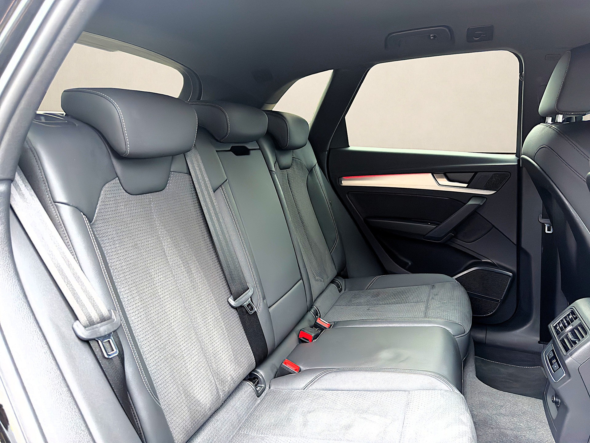 AUDI SQ5 Sportback TDI quattro * ALL BLACK * tiptronic-image-13