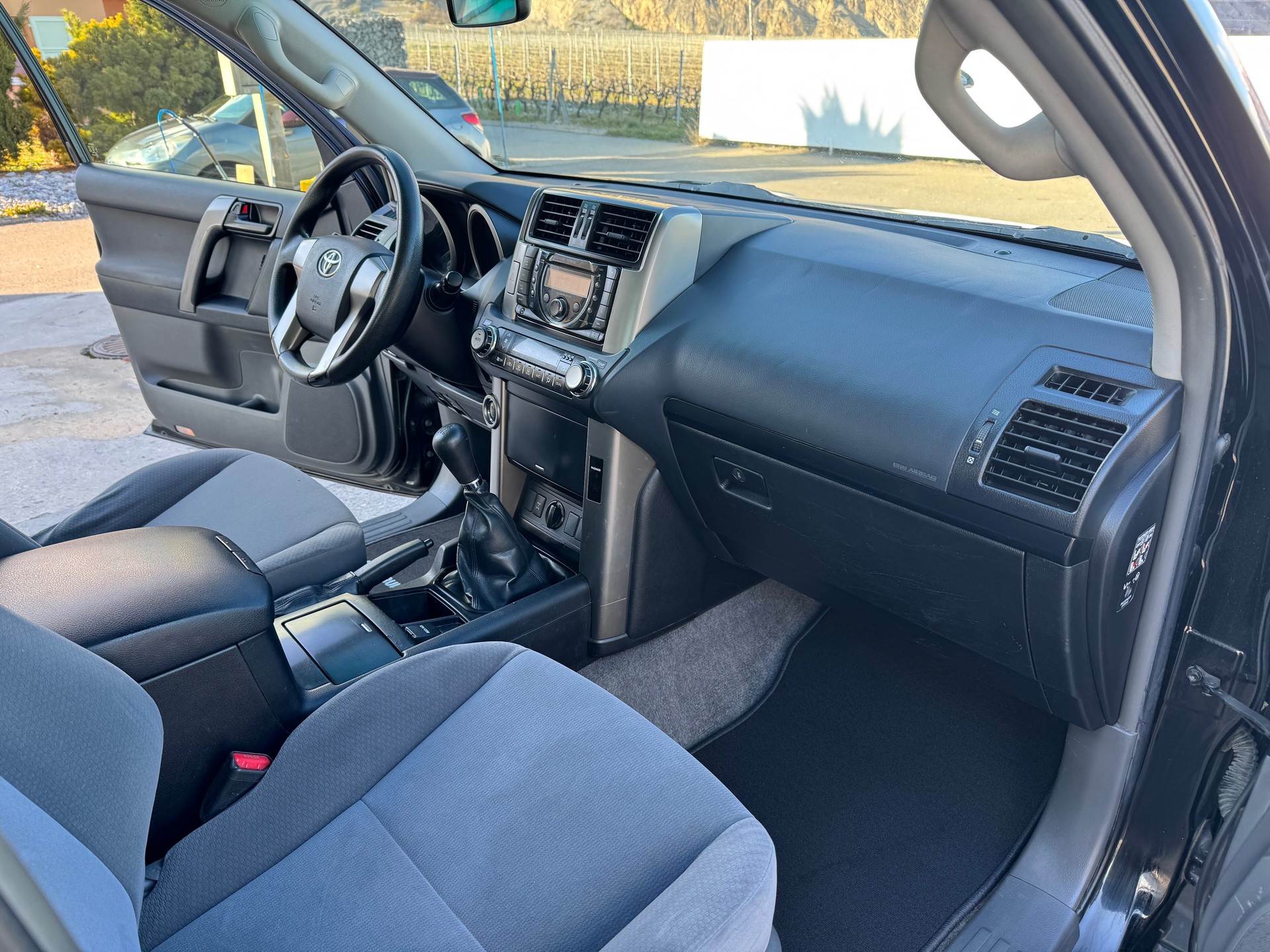 TOYOTA Land Cruiser 3.0 TD 60th Anniversary-image-8