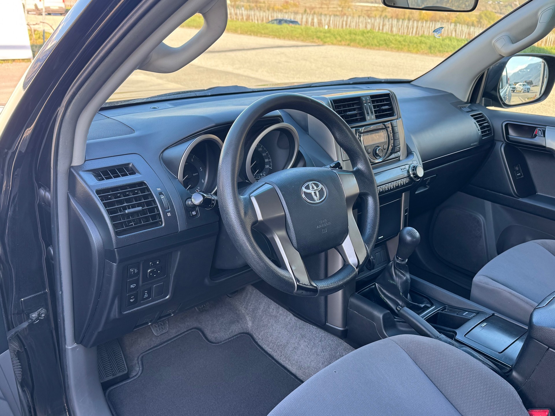 TOYOTA Land Cruiser 3.0 TD 60th Anniversary-image-7