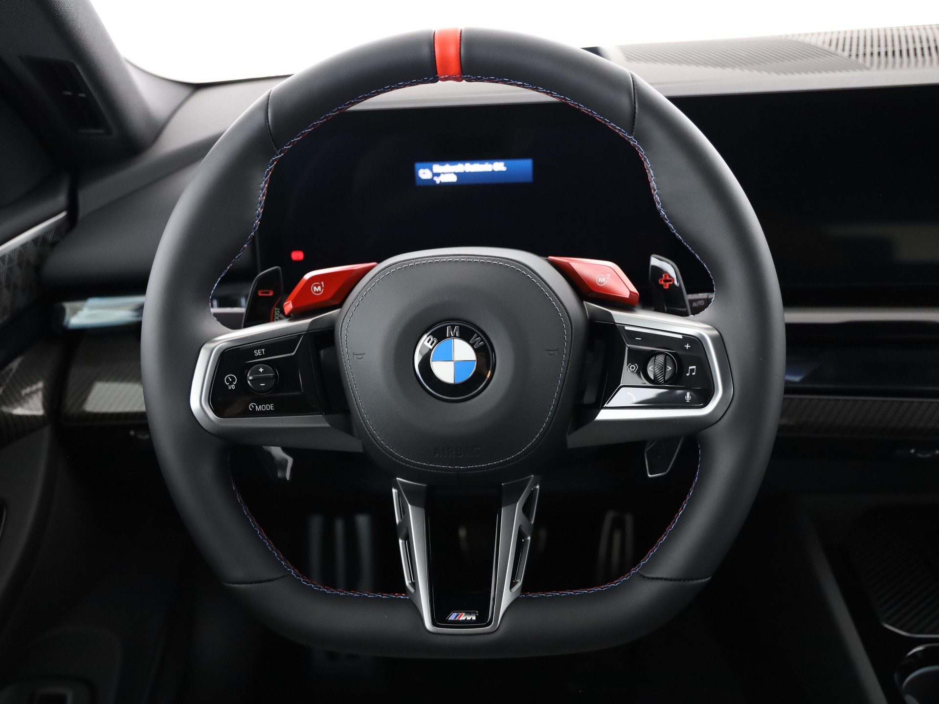 BMW M5 xDrive Touring-image-21