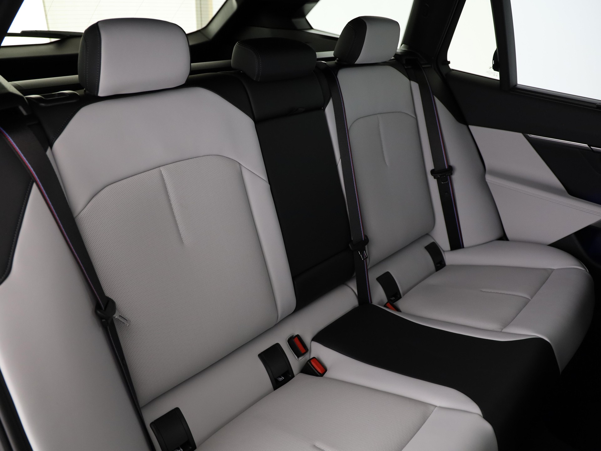 BMW M5 xDrive Touring-image-18