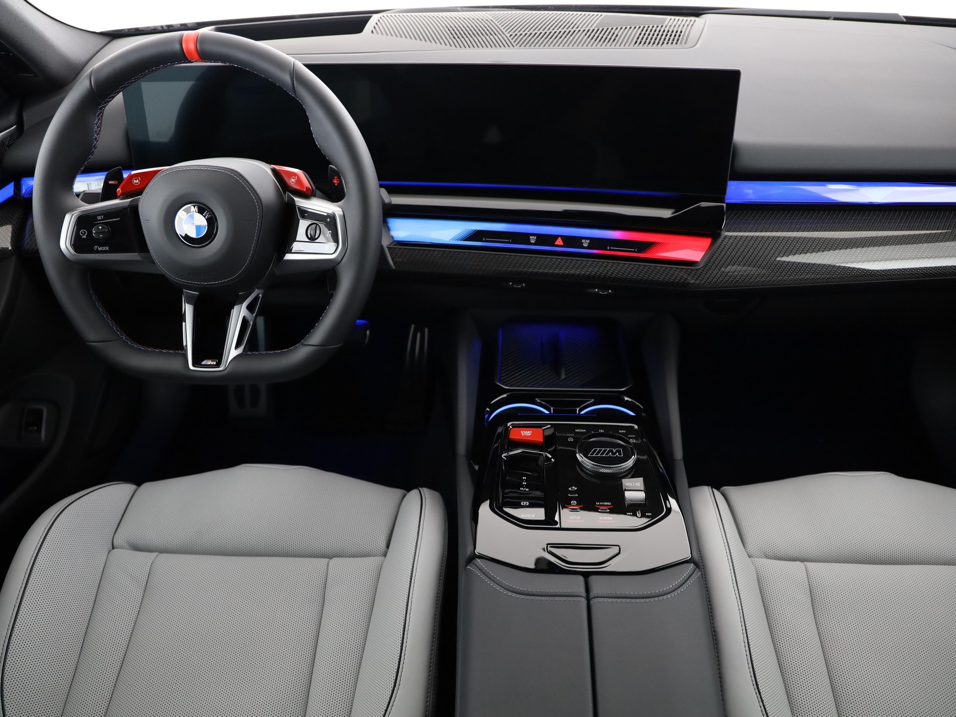 BMW M5 xDrive Touring-image-19