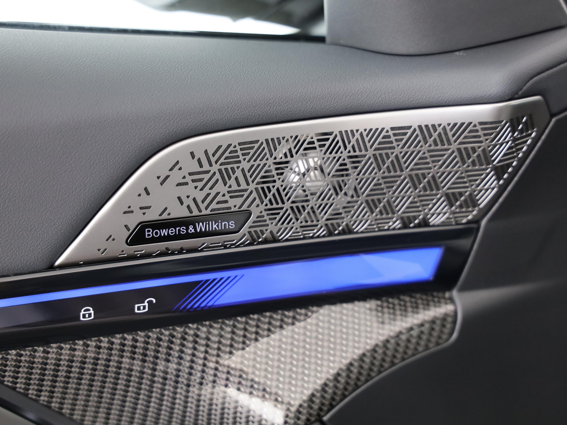 BMW M5 xDrive Touring-image-13