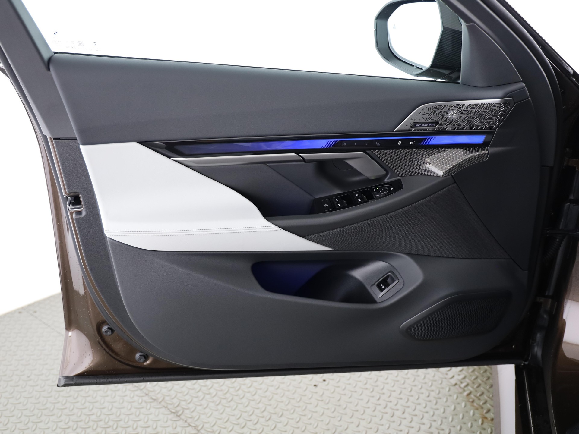 BMW M5 xDrive Touring-image-12