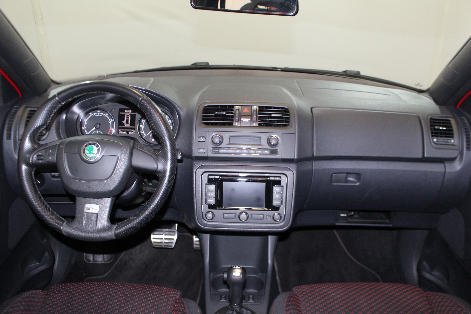 SKODA Fabia Combi 1.4 TSI RS DSG-image-12