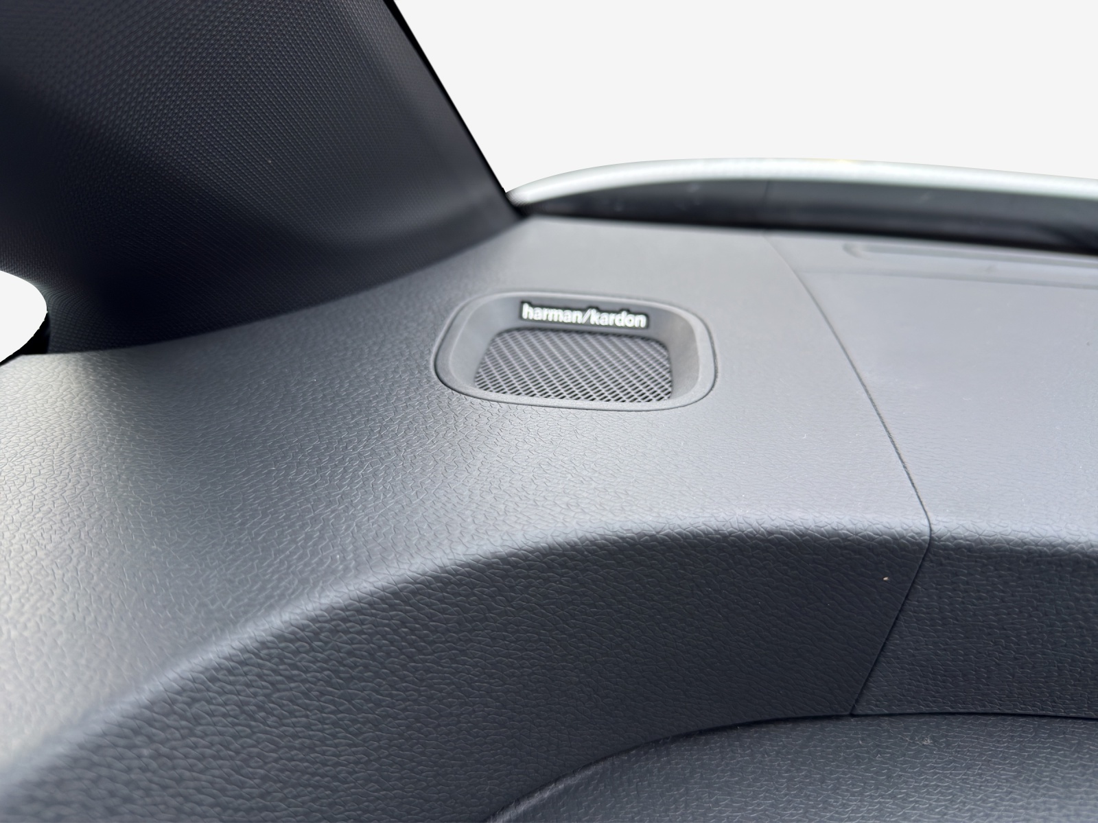 VW ID.Buzz LWB GTX 4 Motion-image-14