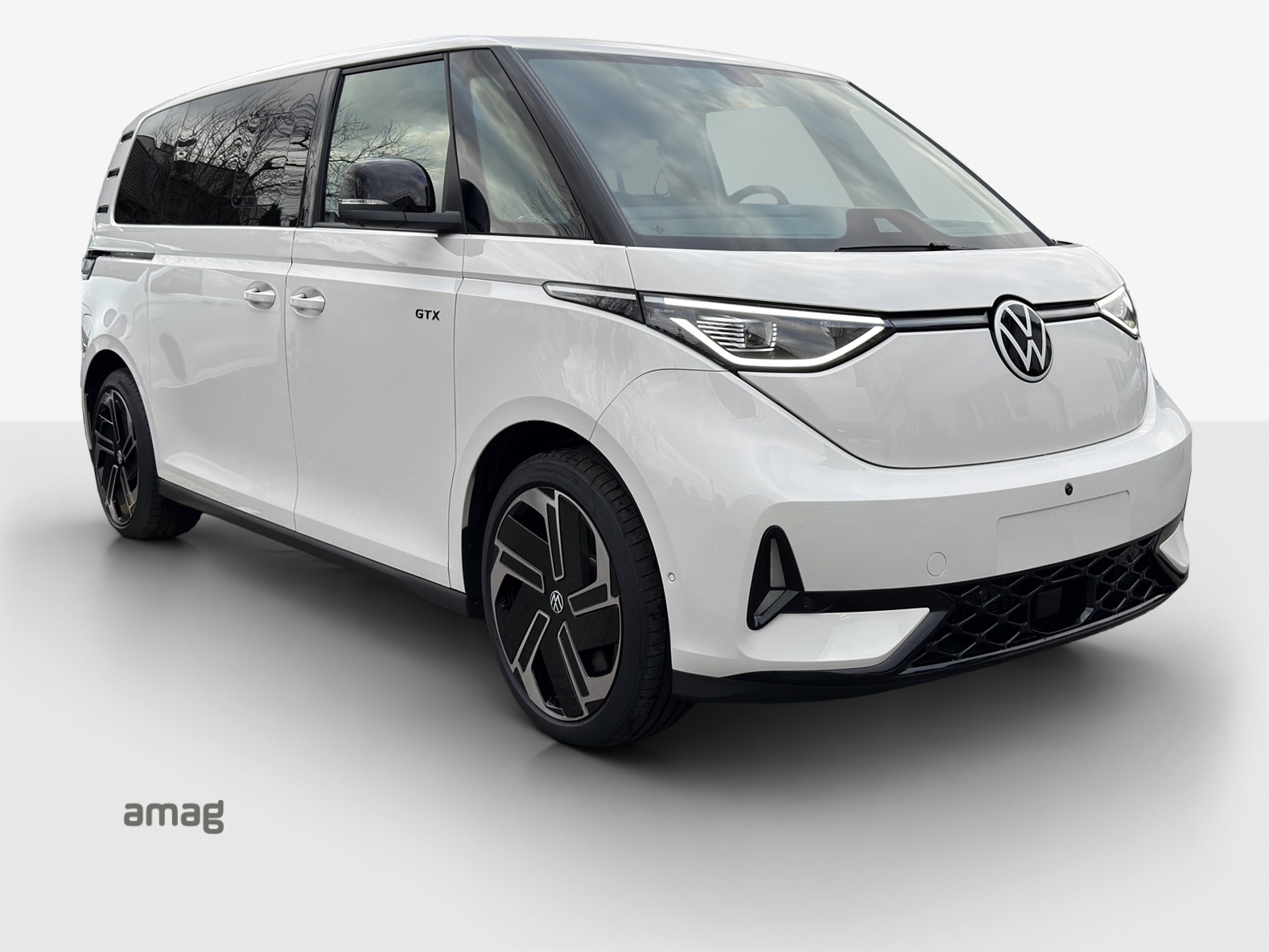 VW ID.Buzz LWB GTX 4 Motion-image-5