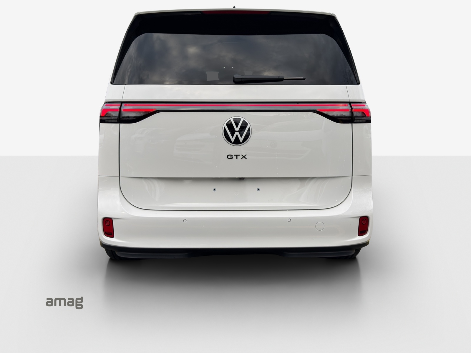 VW ID.Buzz LWB GTX 4 Motion-image-3