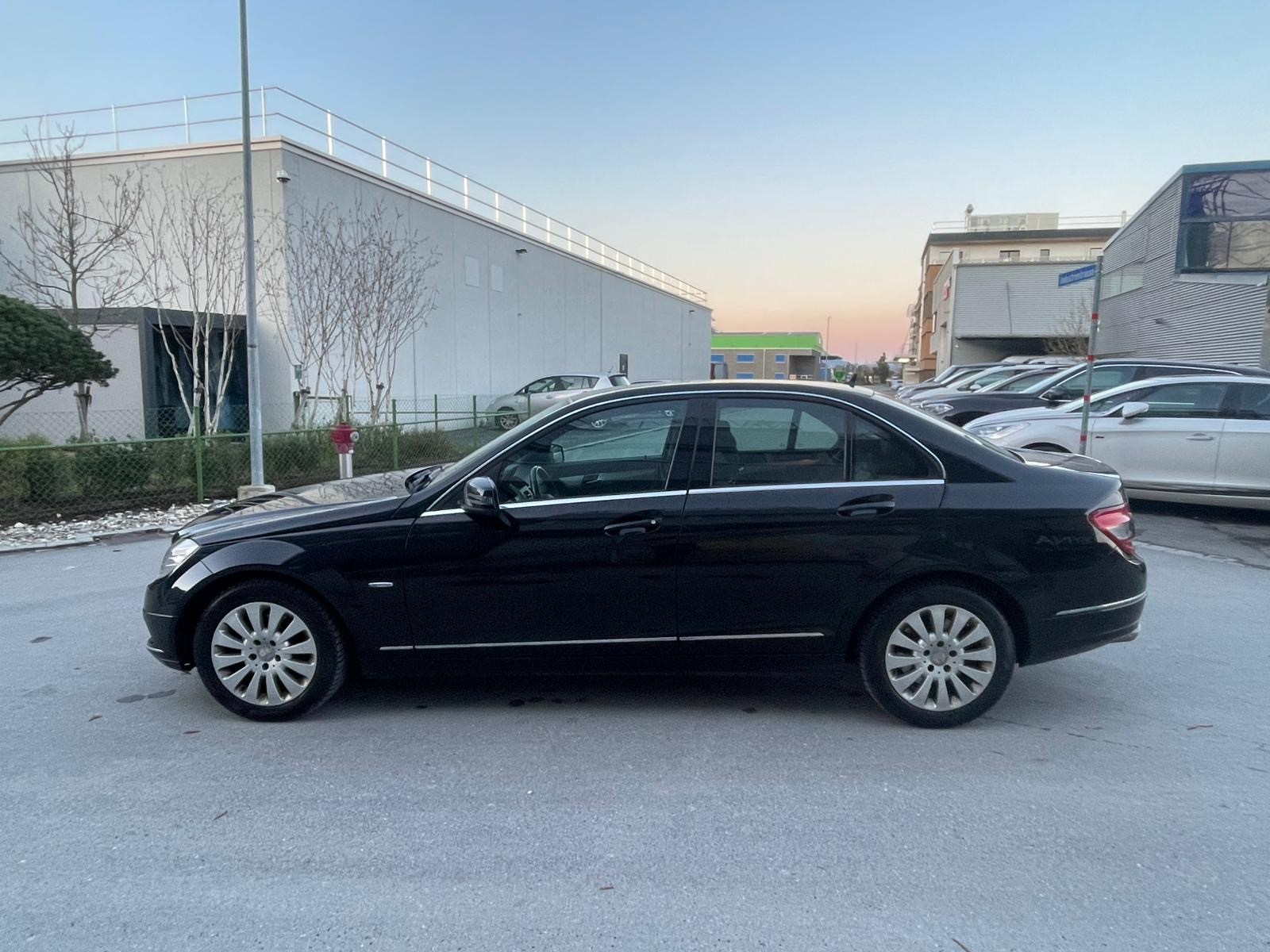 MERCEDES-BENZ C 250 CDI Blue Efficiency Avantgarde Automatic-image-4