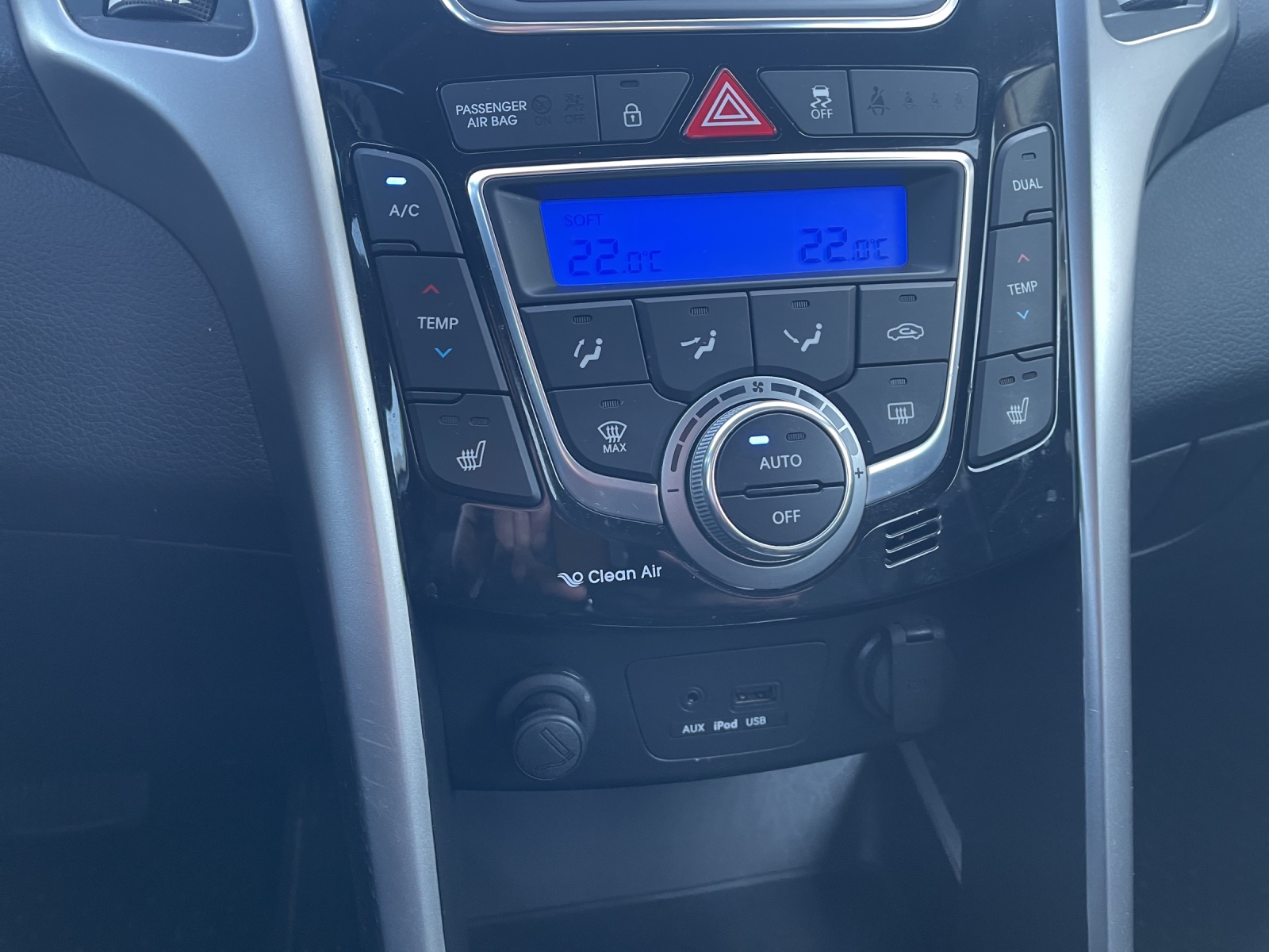 HYUNDAI i30 1.6 GDi Style-image-11
