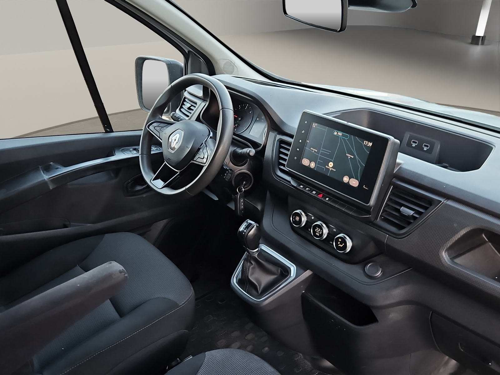 RENAULT Trafic 2.0 Blue dCi 150 Business L2H1 EDC EN-image-11