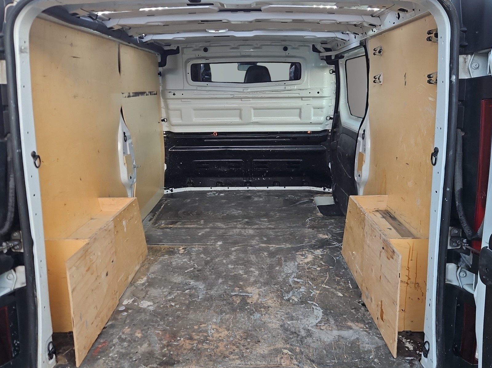 RENAULT Trafic 2.0 Blue dCi 150 Business L2H1 EDC EN-image-13