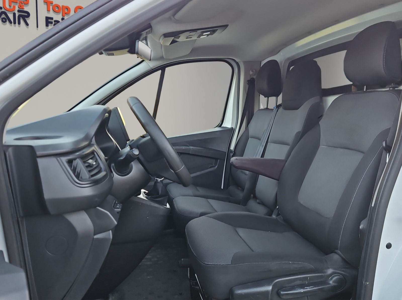 RENAULT Trafic 2.0 Blue dCi 150 Business L2H1 EDC EN-image-8