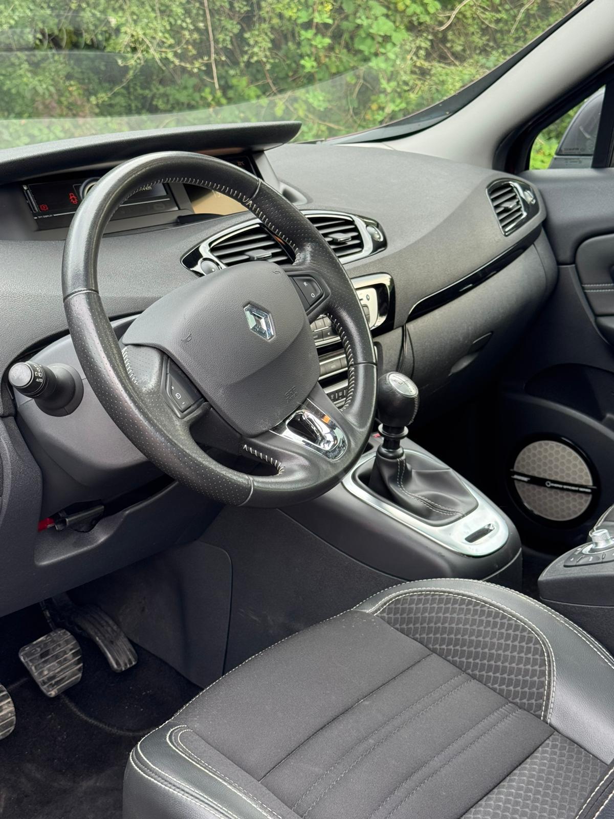 RENAULT 7 Plätzer-image-3