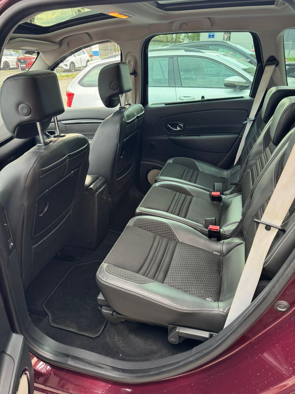 RENAULT 7 Plätzer-image-4