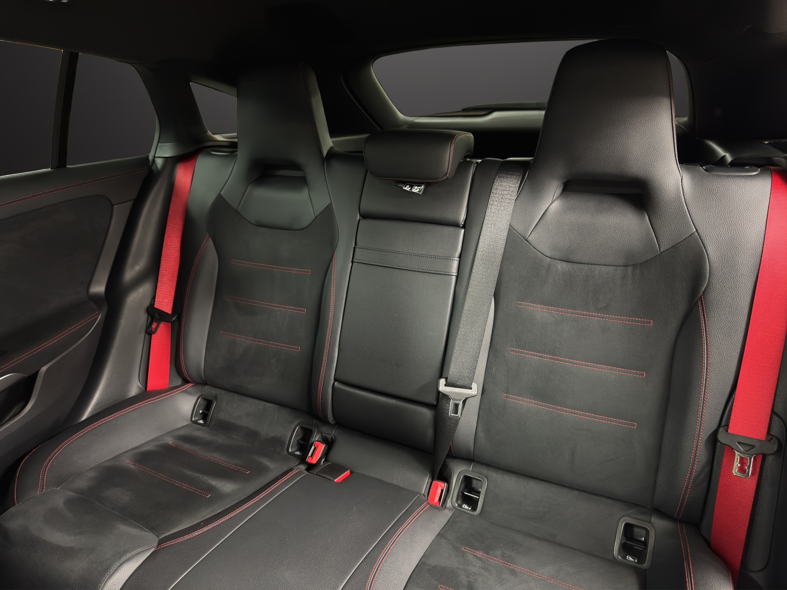 MERCEDES-BENZ CLA SB 35 AMG 4Matic-image-14
