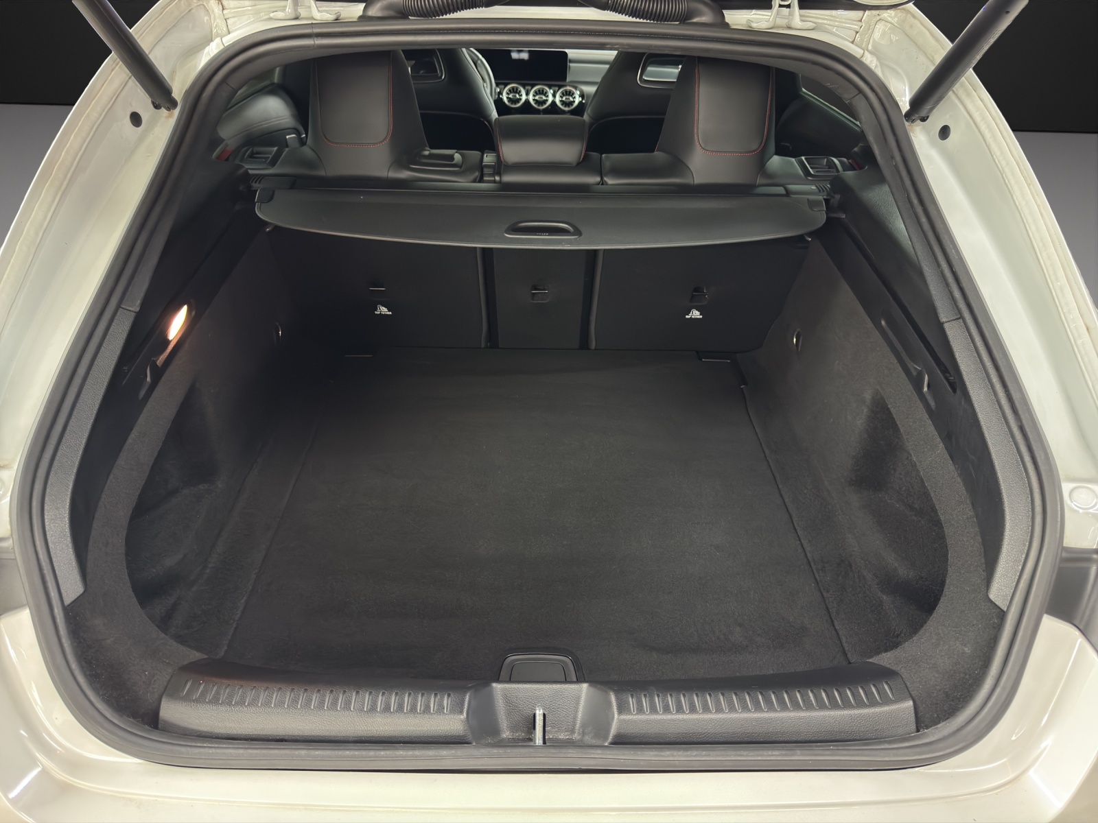 MERCEDES-BENZ CLA SB 35 AMG 4Matic-image-8