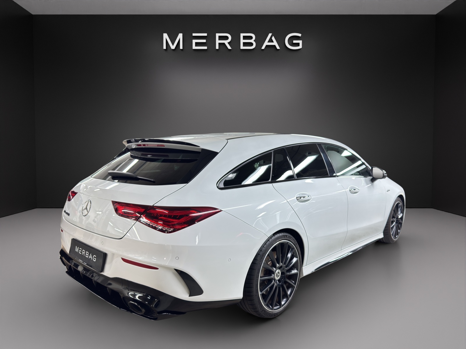 MERCEDES-BENZ CLA SB 35 AMG 4Matic-image-4