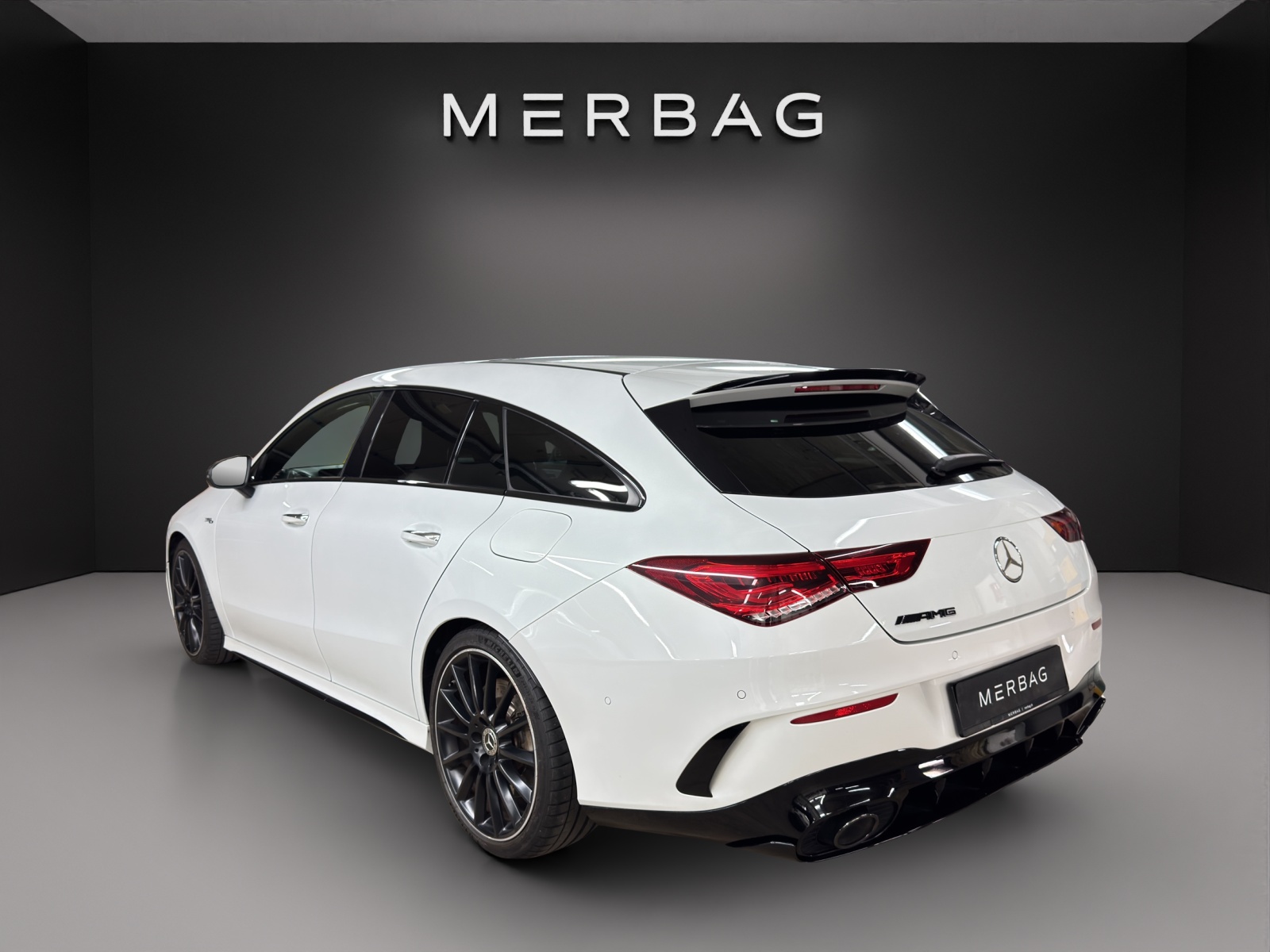 MERCEDES-BENZ CLA SB 35 AMG 4Matic-image-2