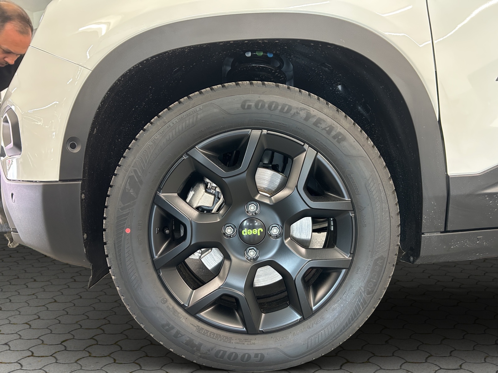 JEEP Avenger 1.2 Turbo MHEV Overland Leather 4xe-image-15