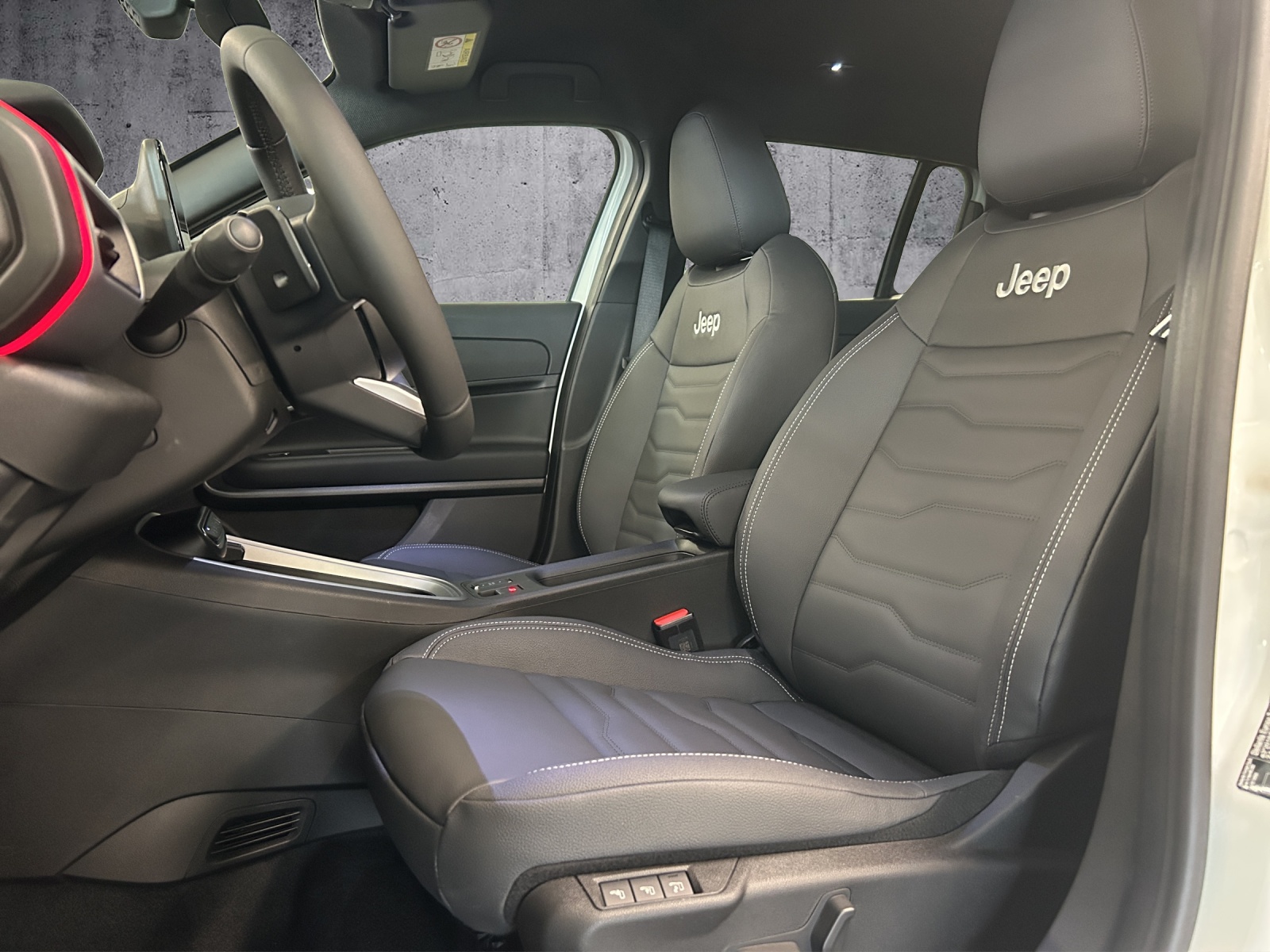 JEEP Avenger 1.2 Turbo MHEV Overland Leather 4xe-image-7