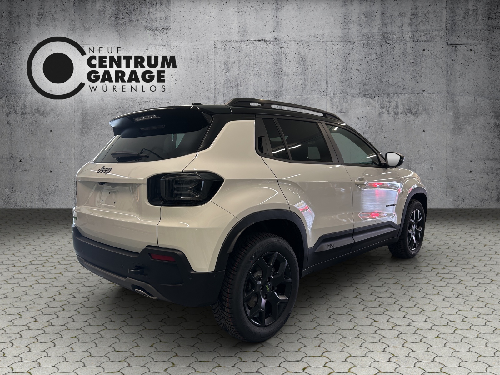JEEP Avenger 1.2 Turbo MHEV Overland Leather 4xe-showroom-element-3