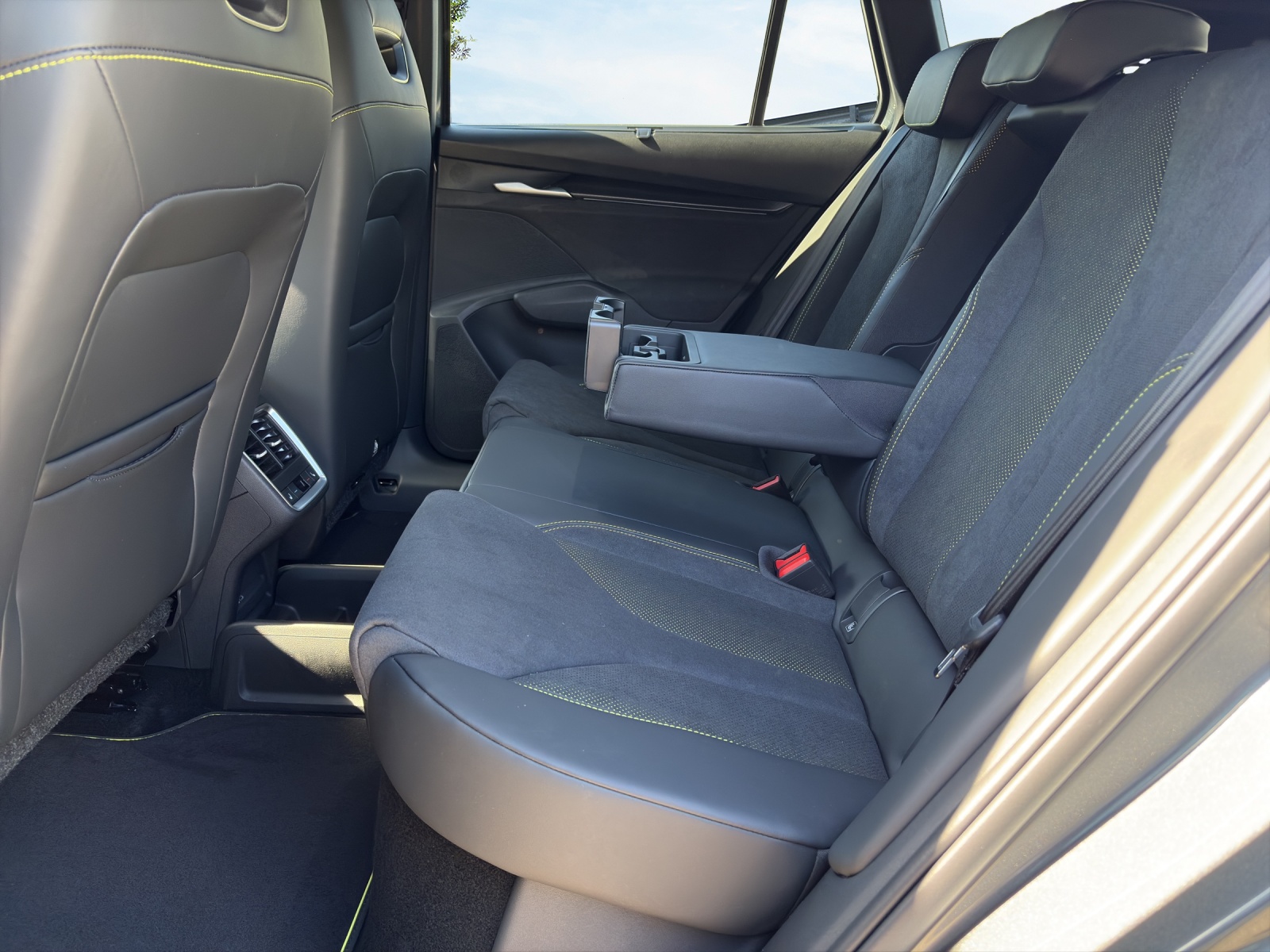 SKODA Enyaq 4x4 RS-image-7