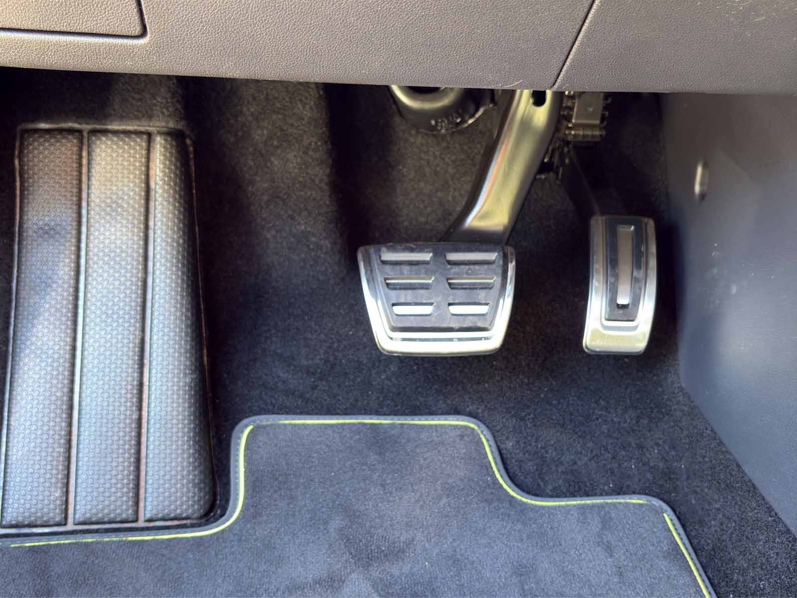 SKODA Enyaq 4x4 RS-image-16