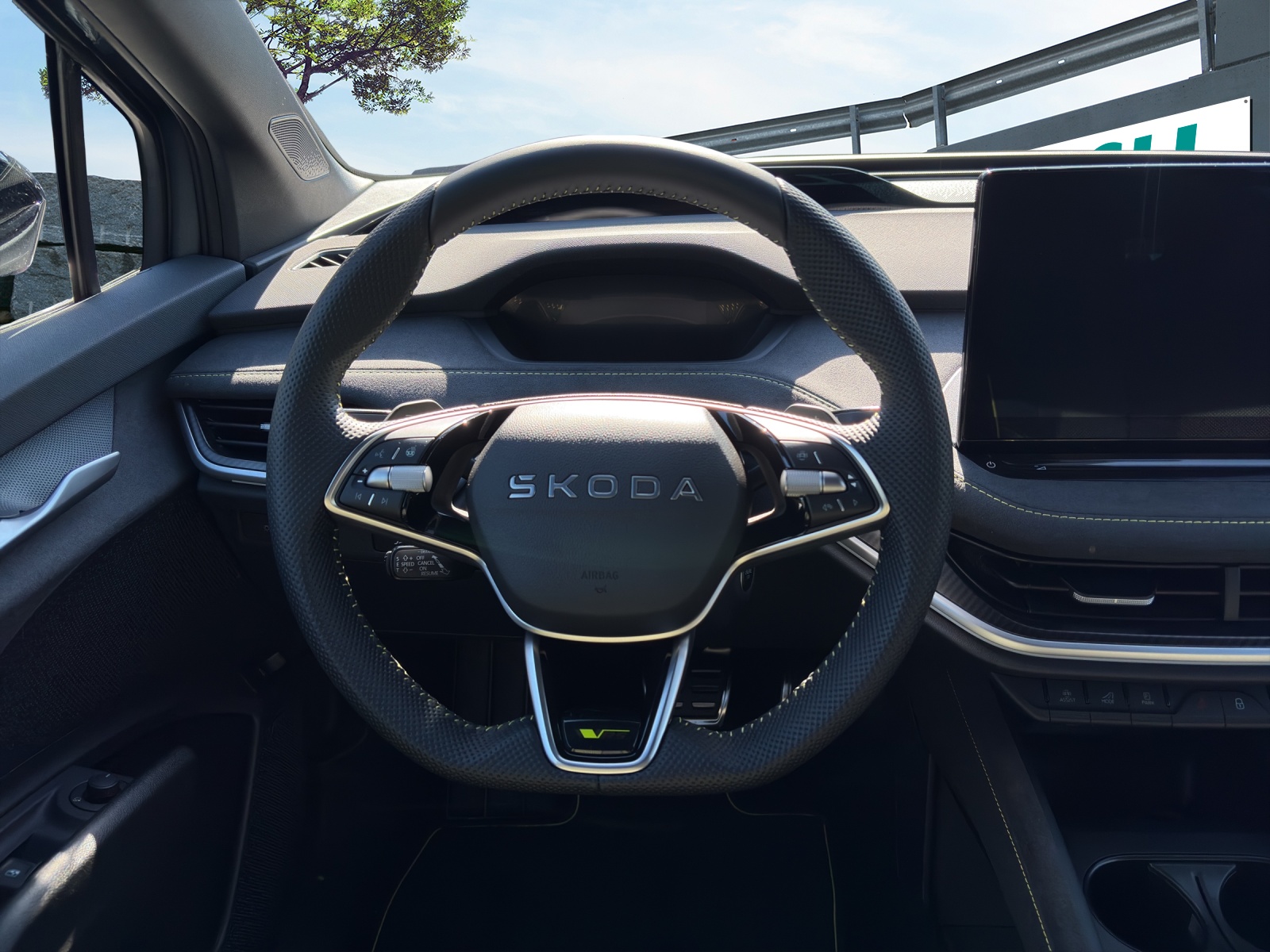 SKODA Enyaq 4x4 RS-image-10