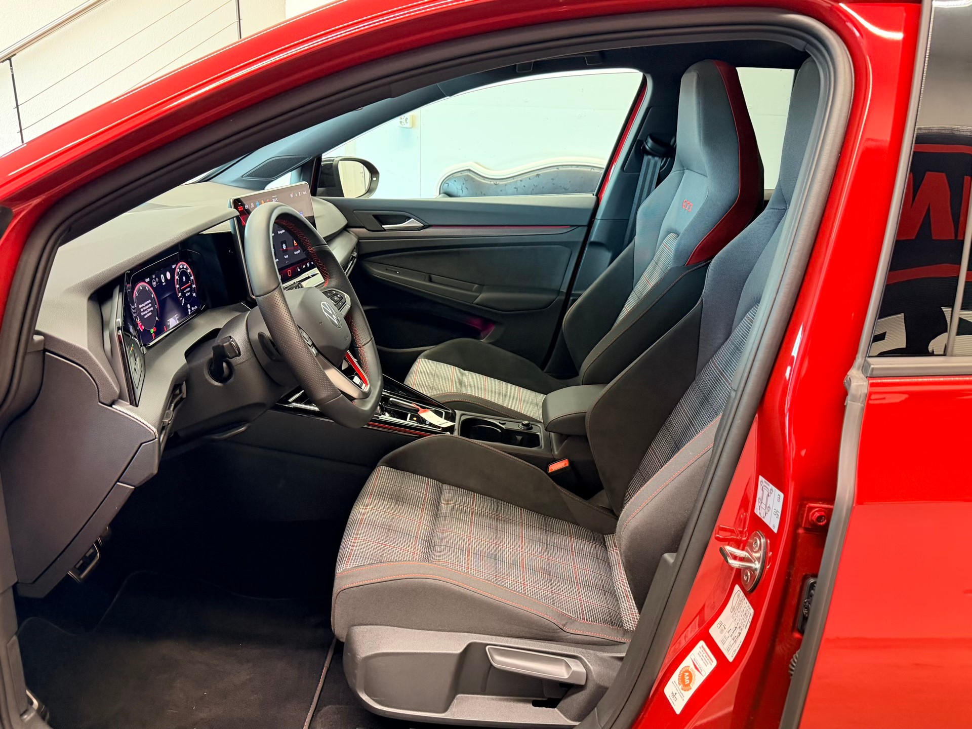 VW Golf 2.0 TSI GTI DSG-image-12
