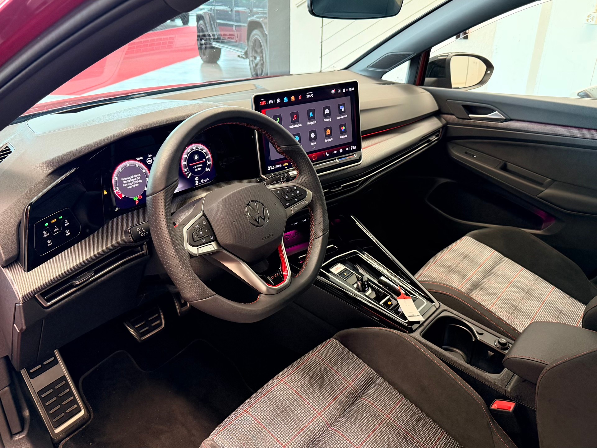 VW Golf 2.0 TSI GTI DSG-image-10