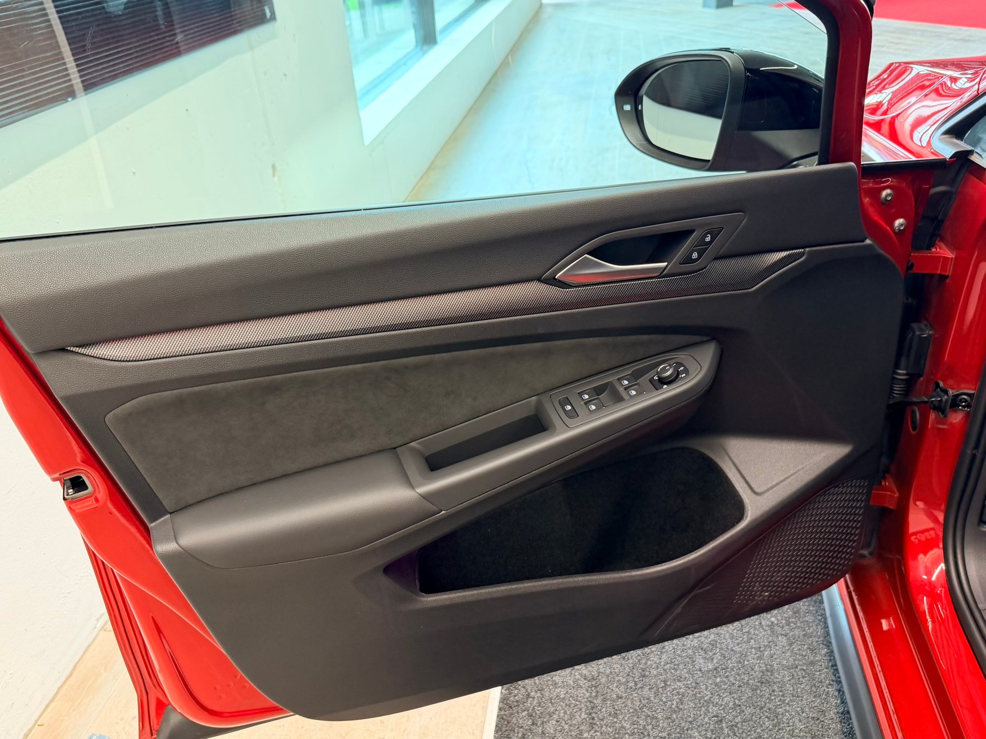 VW Golf 2.0 TSI GTI DSG-image-11