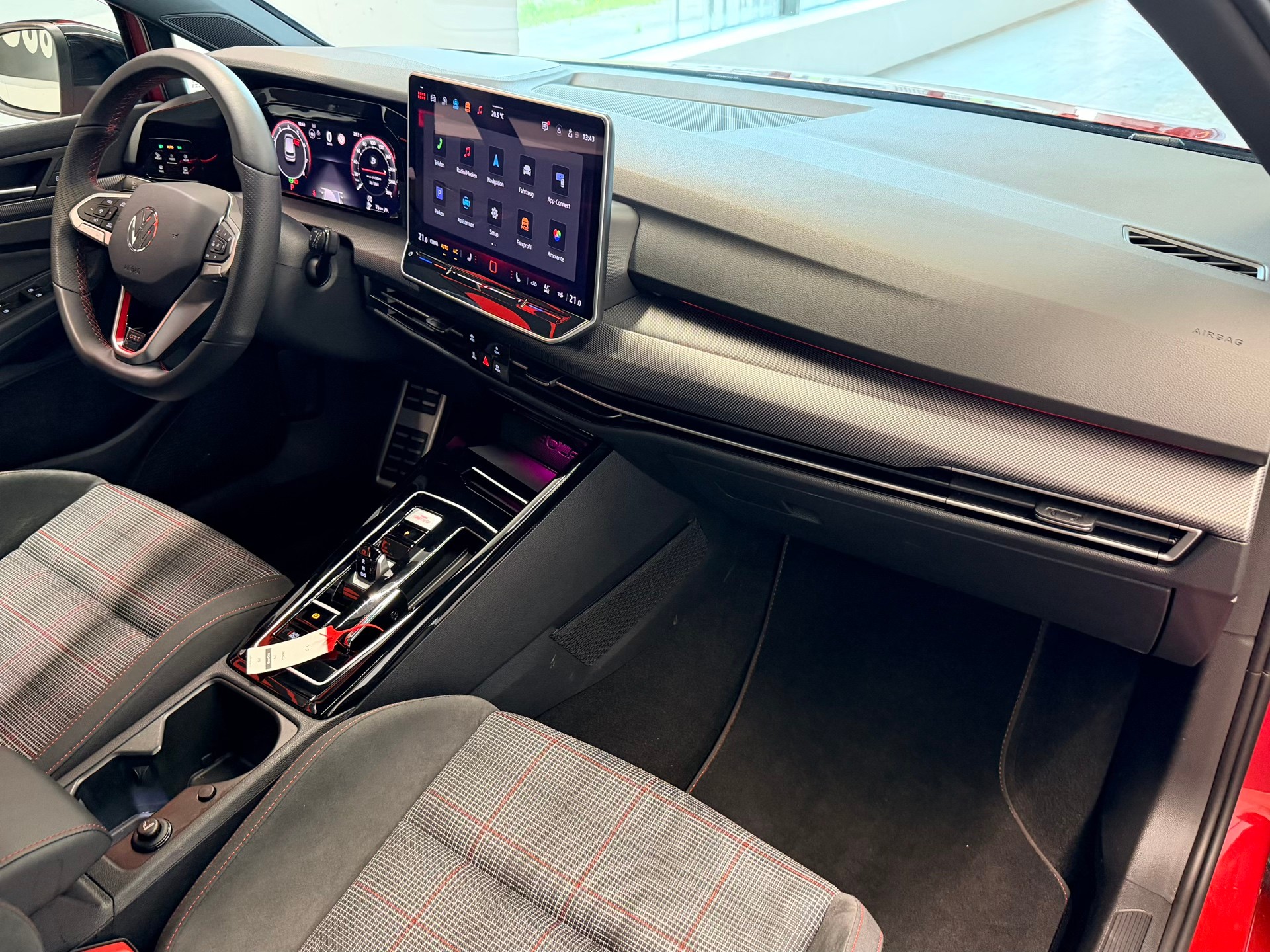 VW Golf 2.0 TSI GTI DSG-image-18