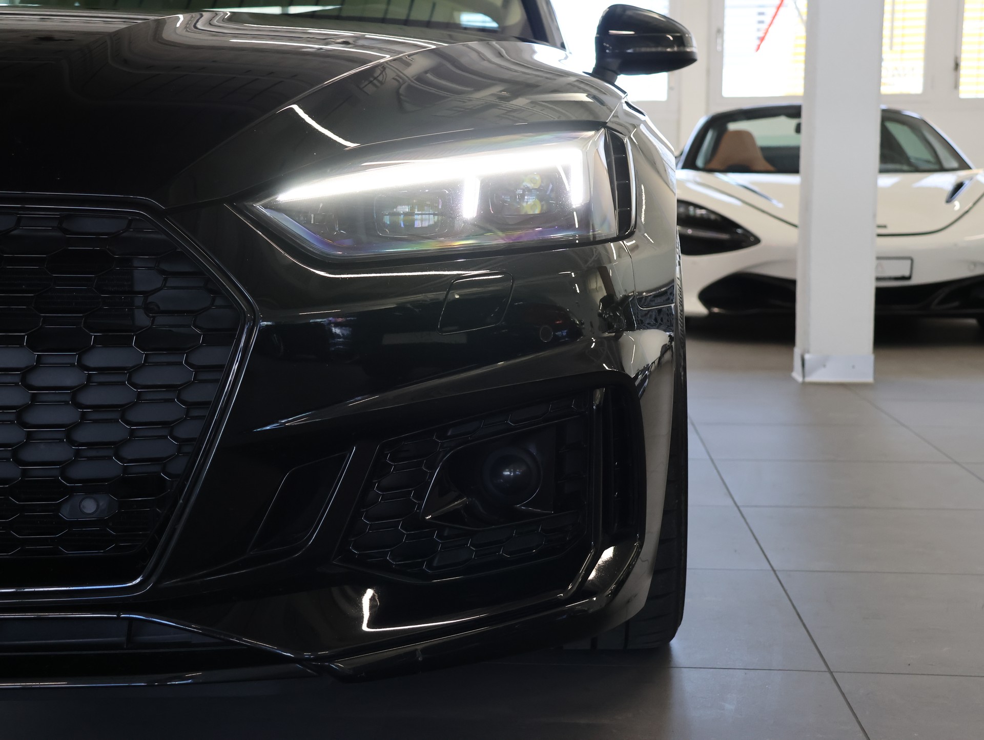 AUDI RS5 Coupé 2.9 TFSI quattro tiptronic *Ambientebeleuchtung* *Head up Display* *Lederausstattung*-image-8