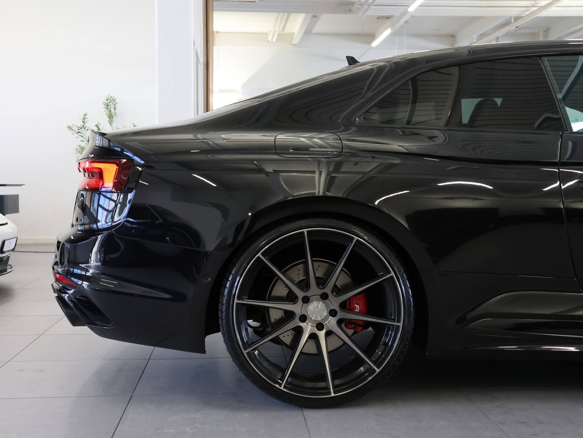AUDI RS5 Coupé 2.9 TFSI quattro tiptronic *Ambientebeleuchtung* *Head up Display* *Lederausstattung*-image-11