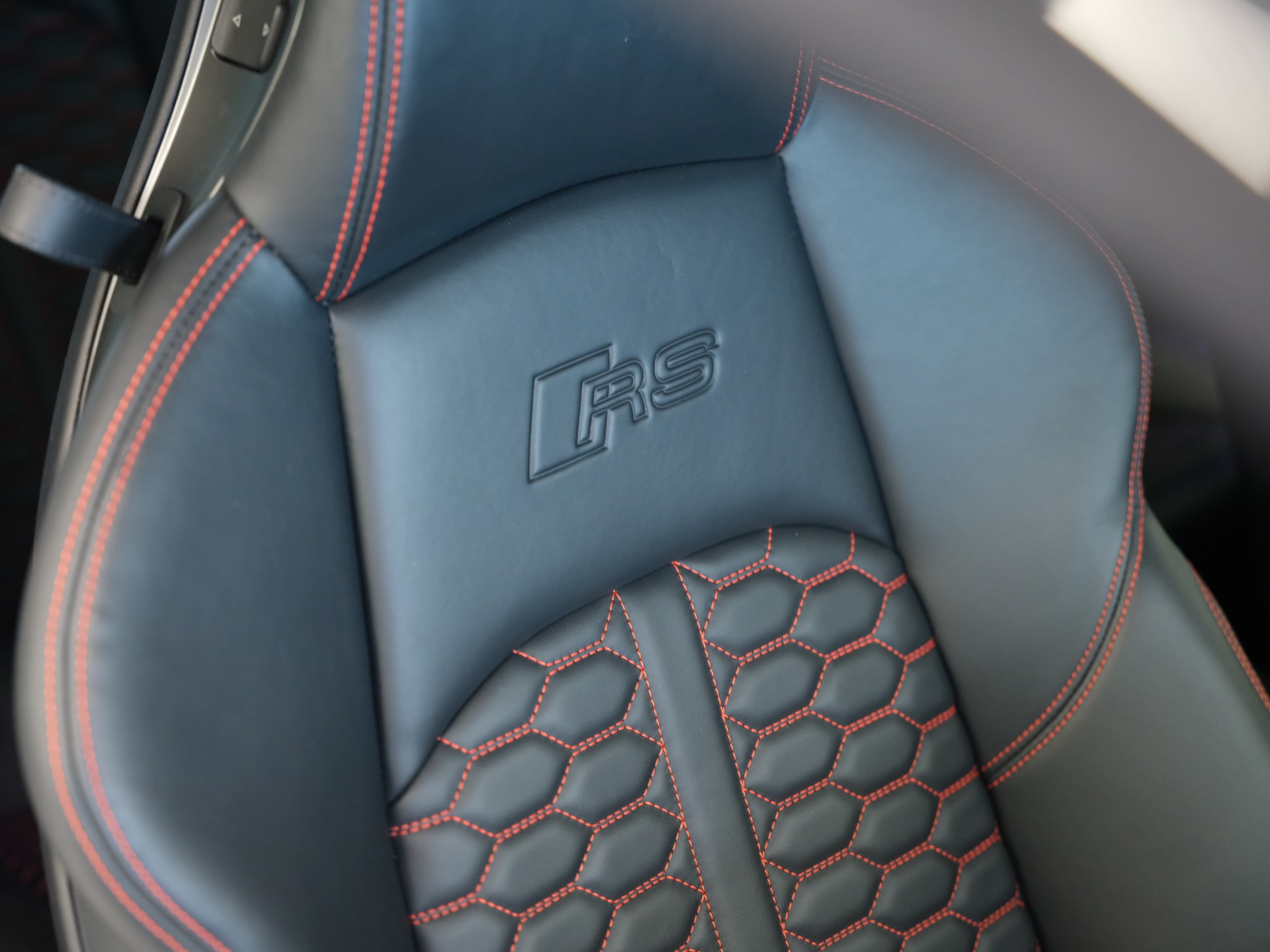 AUDI RS5 Coupé 2.9 TFSI quattro tiptronic *Ambientebeleuchtung* *Head up Display* *Lederausstattung*-image-16