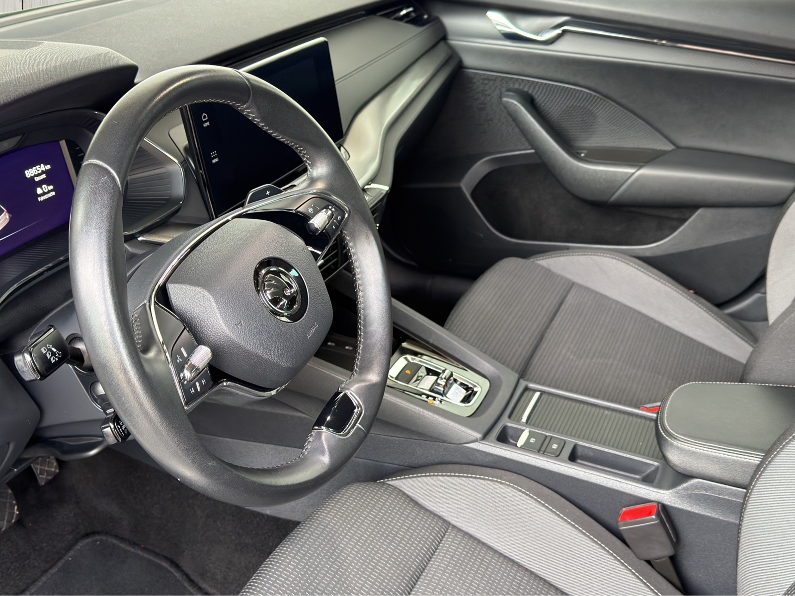 SKODA Octavia Combi 1.4 TSI PHEV DSG Style-image-11