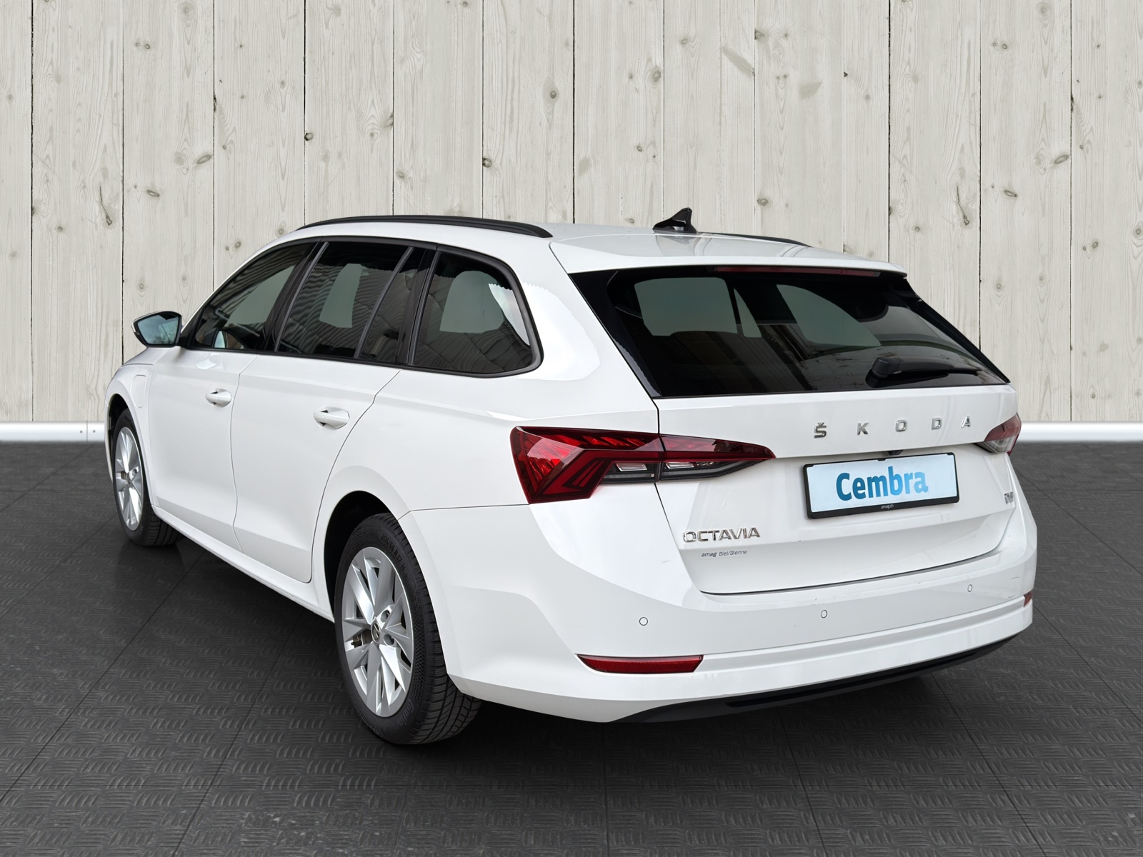 SKODA Octavia Combi 1.4 TSI PHEV DSG Style-image-4