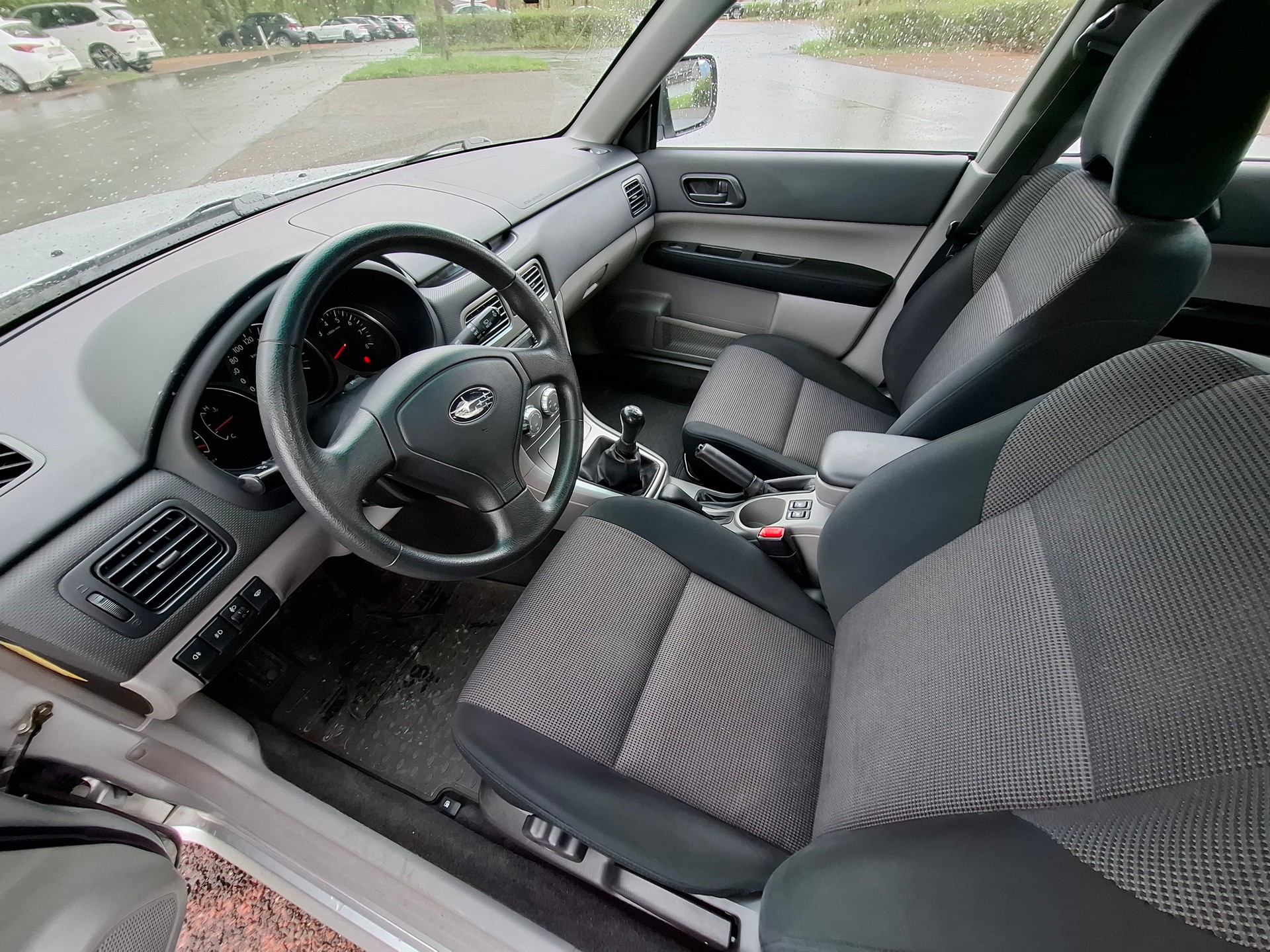 SUBARU Forester 2.0X (Swiss)-image-7