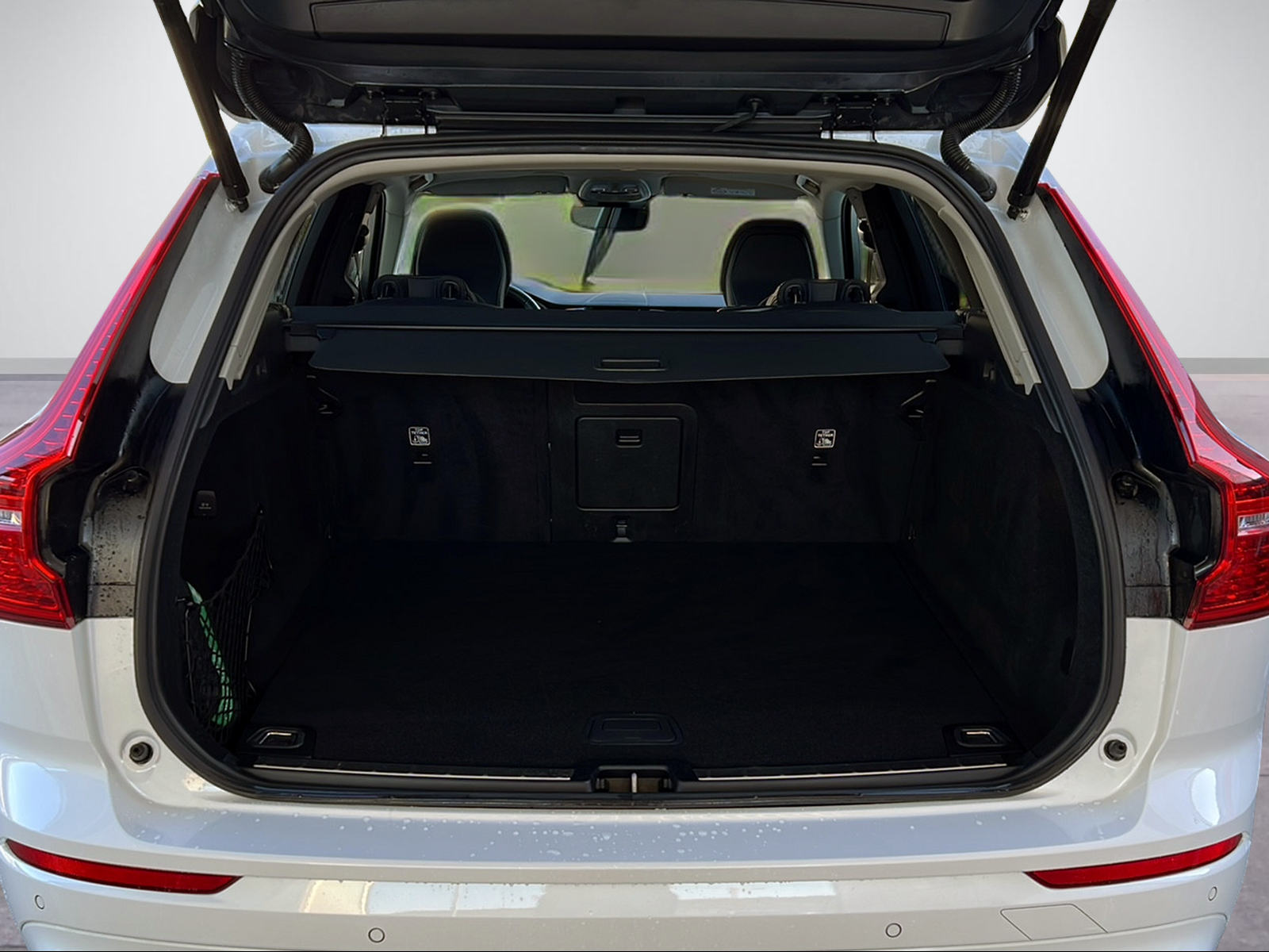 VOLVO XC60 2.0 B5 MH Ultimate Dark AWD-image-5