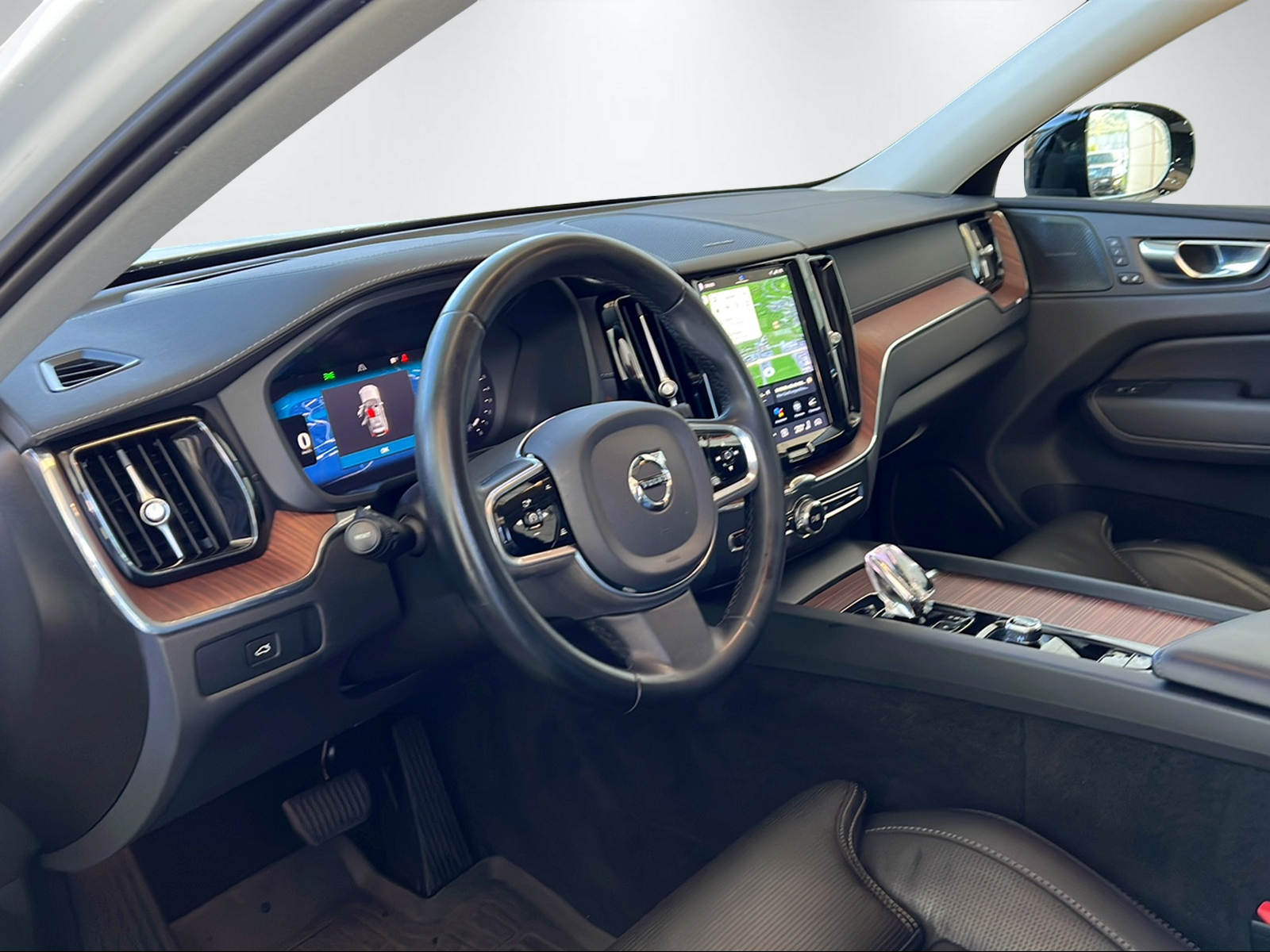 VOLVO XC60 2.0 B5 MH Ultimate Dark AWD-image-13